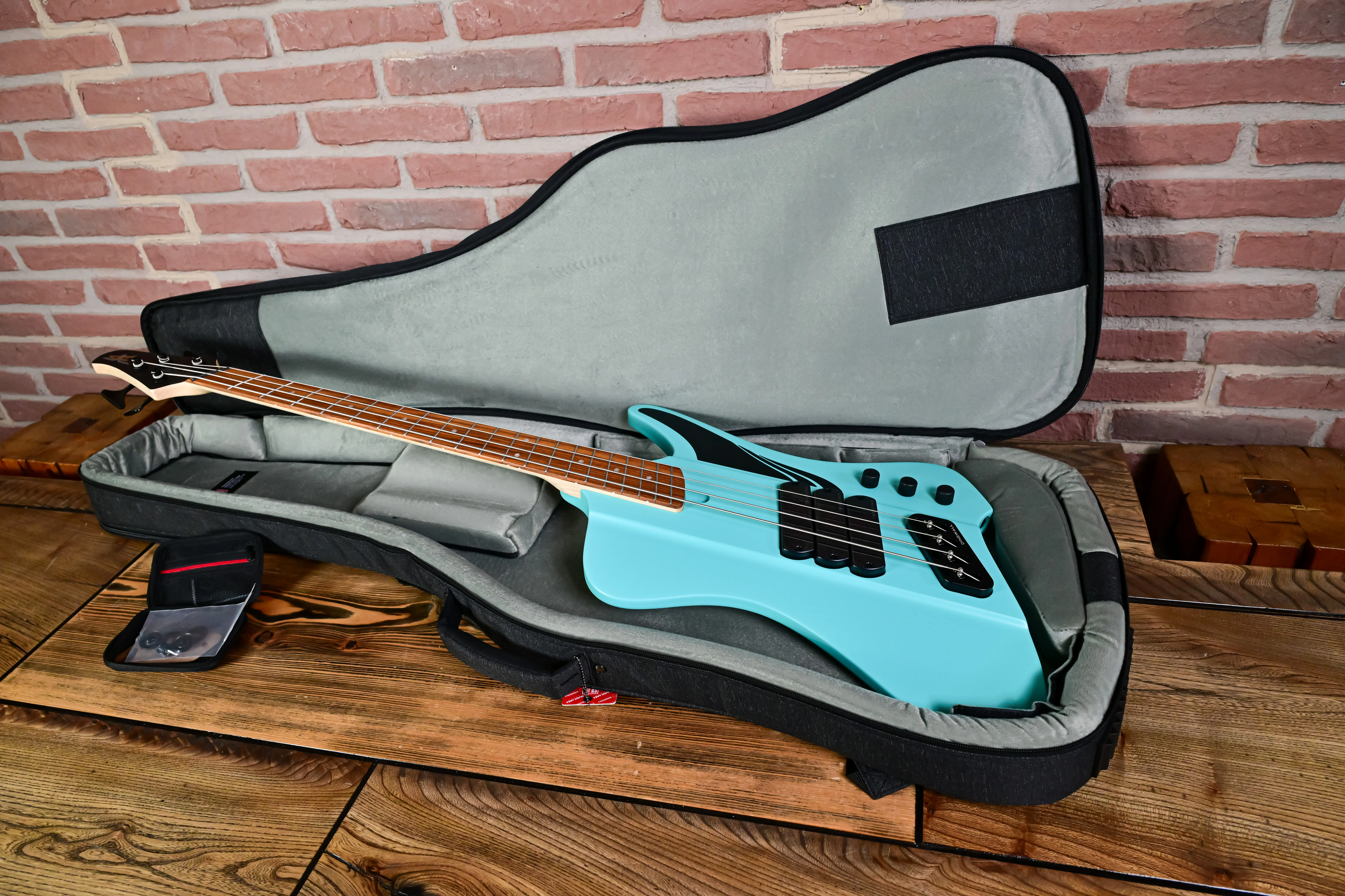 D-Roc Standard 4-String Bass Matte Celestial Blue