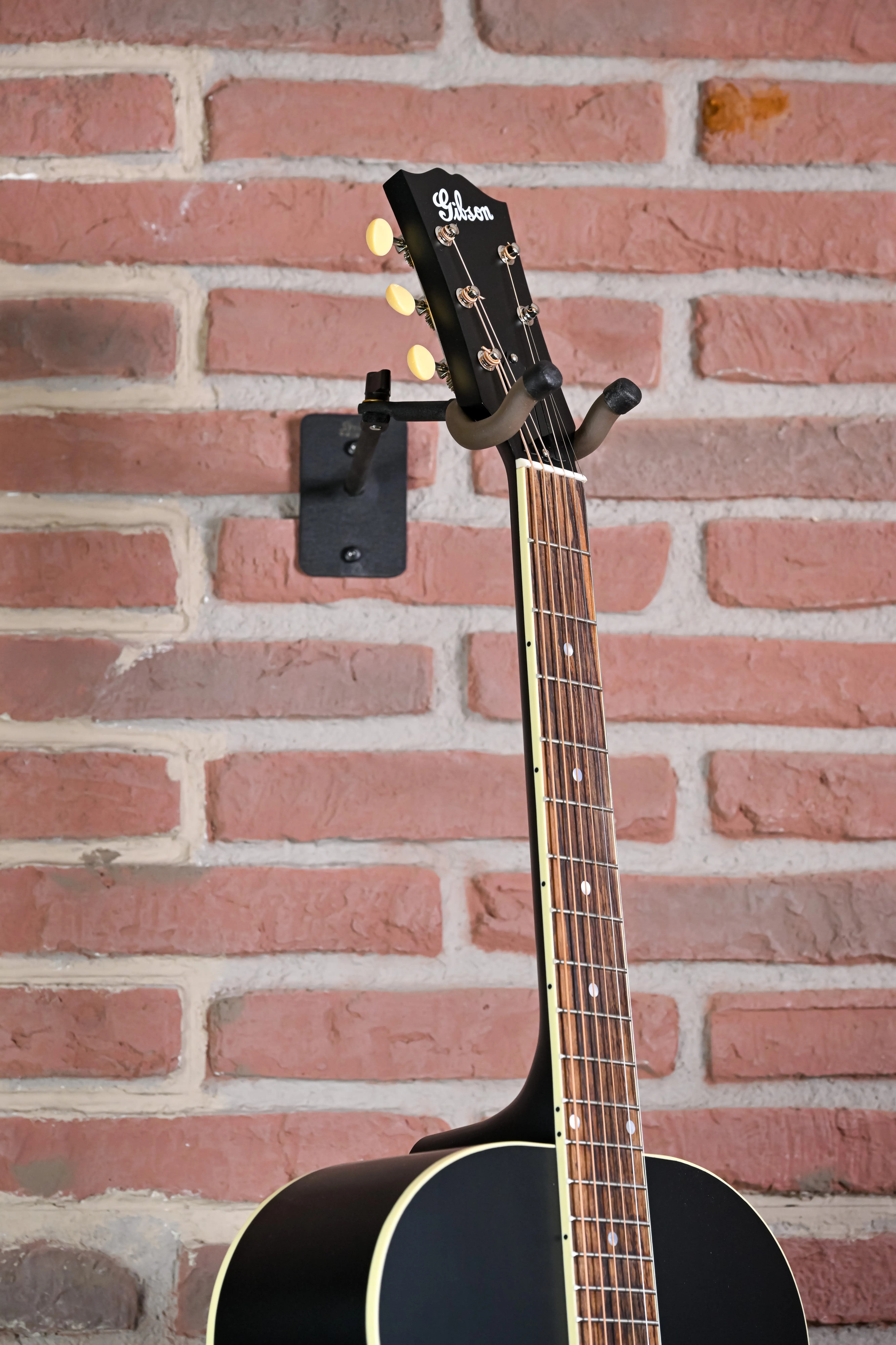J-185 Century 12-Fret Ebony Jumbo Westerngitarre