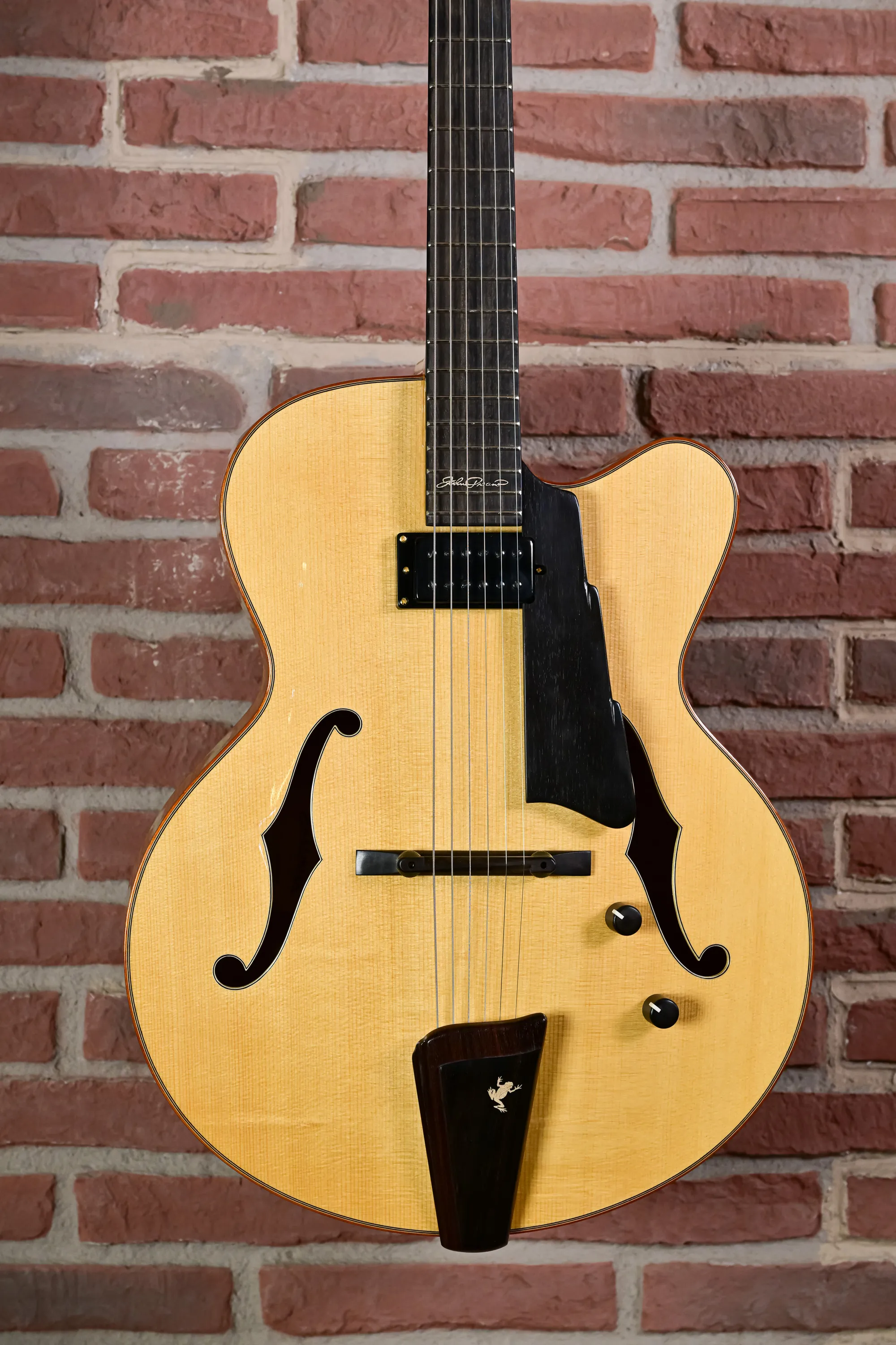 AR880CE-BD Archtop-Gitarre