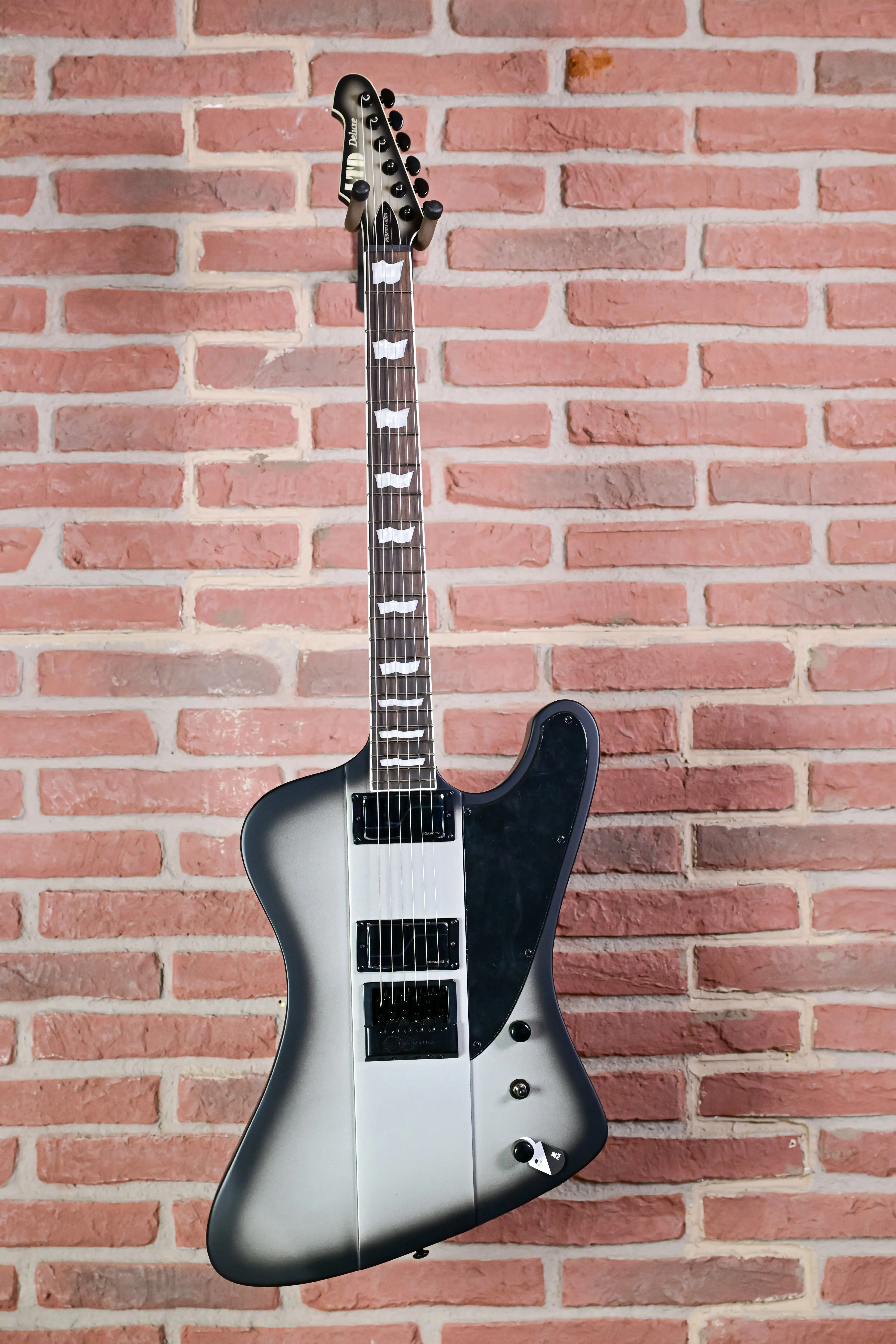 Phoenix-1000 Evertune Silver Sunburst Satin E-Gitarre