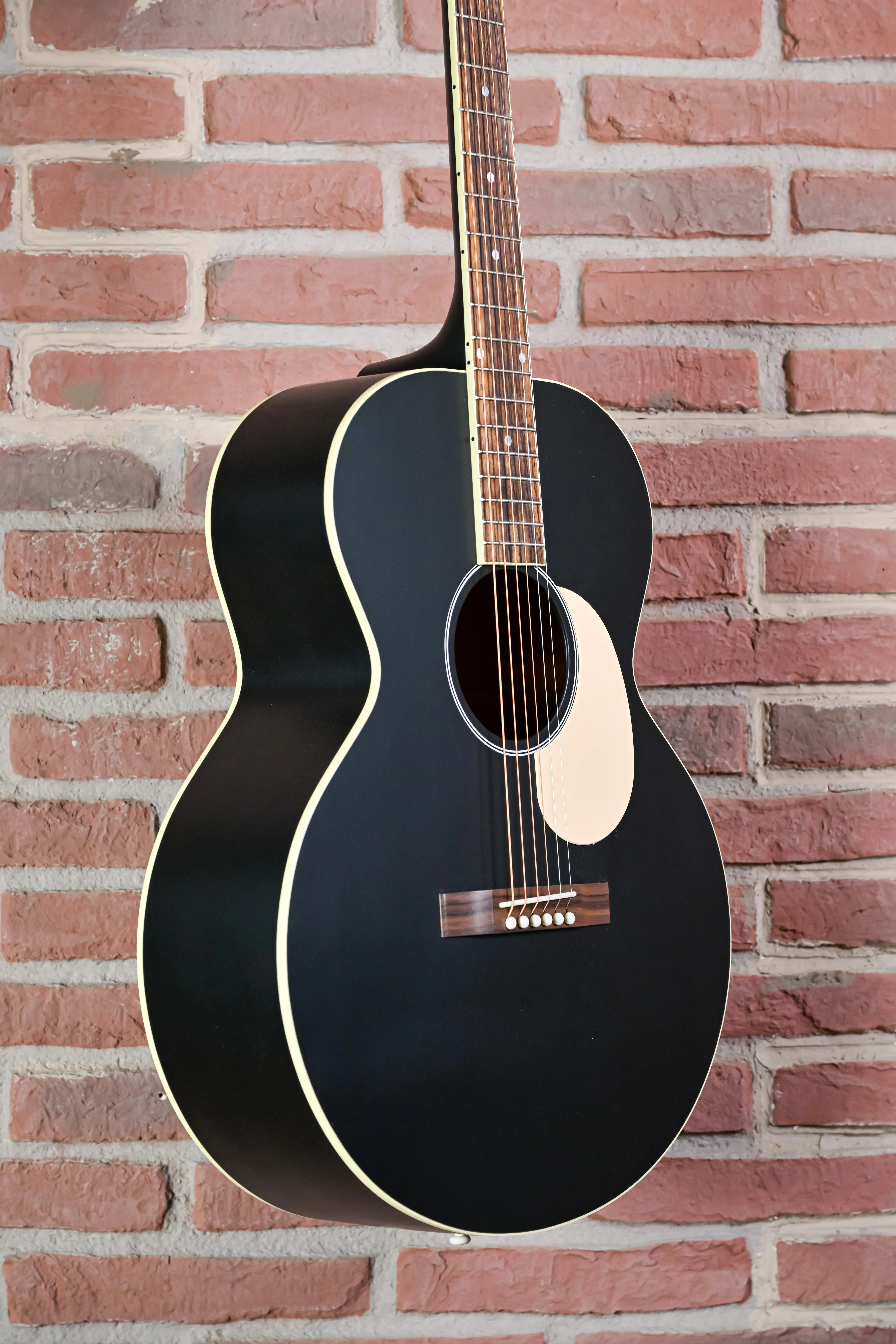 J-185 Century 12-Fret Ebony Jumbo Westerngitarre