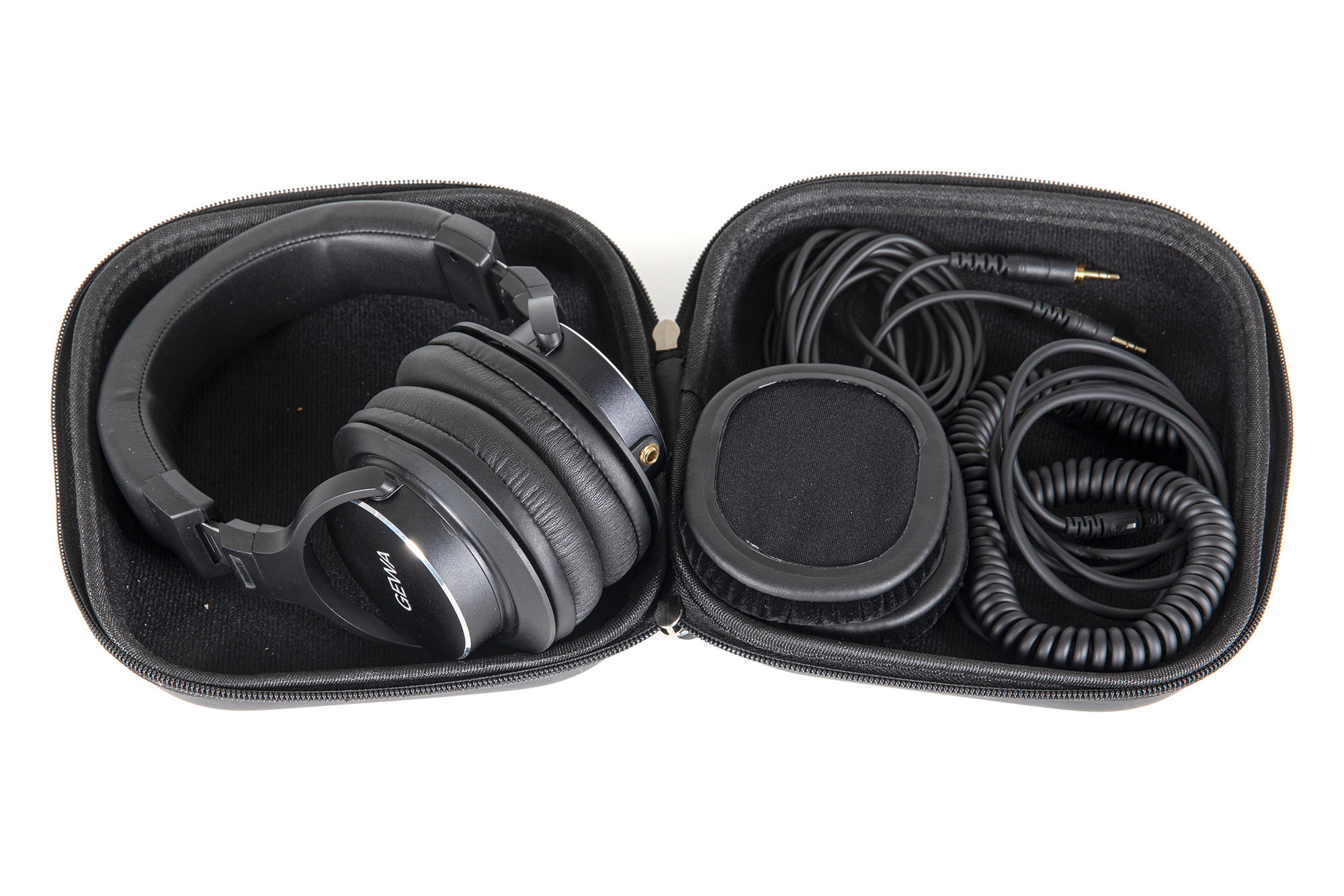 Kopfhörer, Over-Ear, kabelgebunden, schwarz, Transportetui