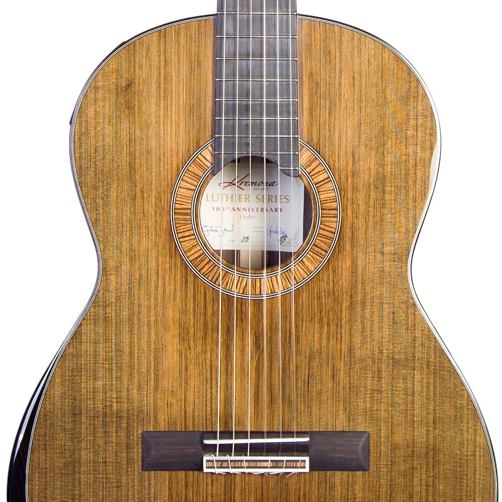100th Year Anniversary Cedar Konzertgitarre
