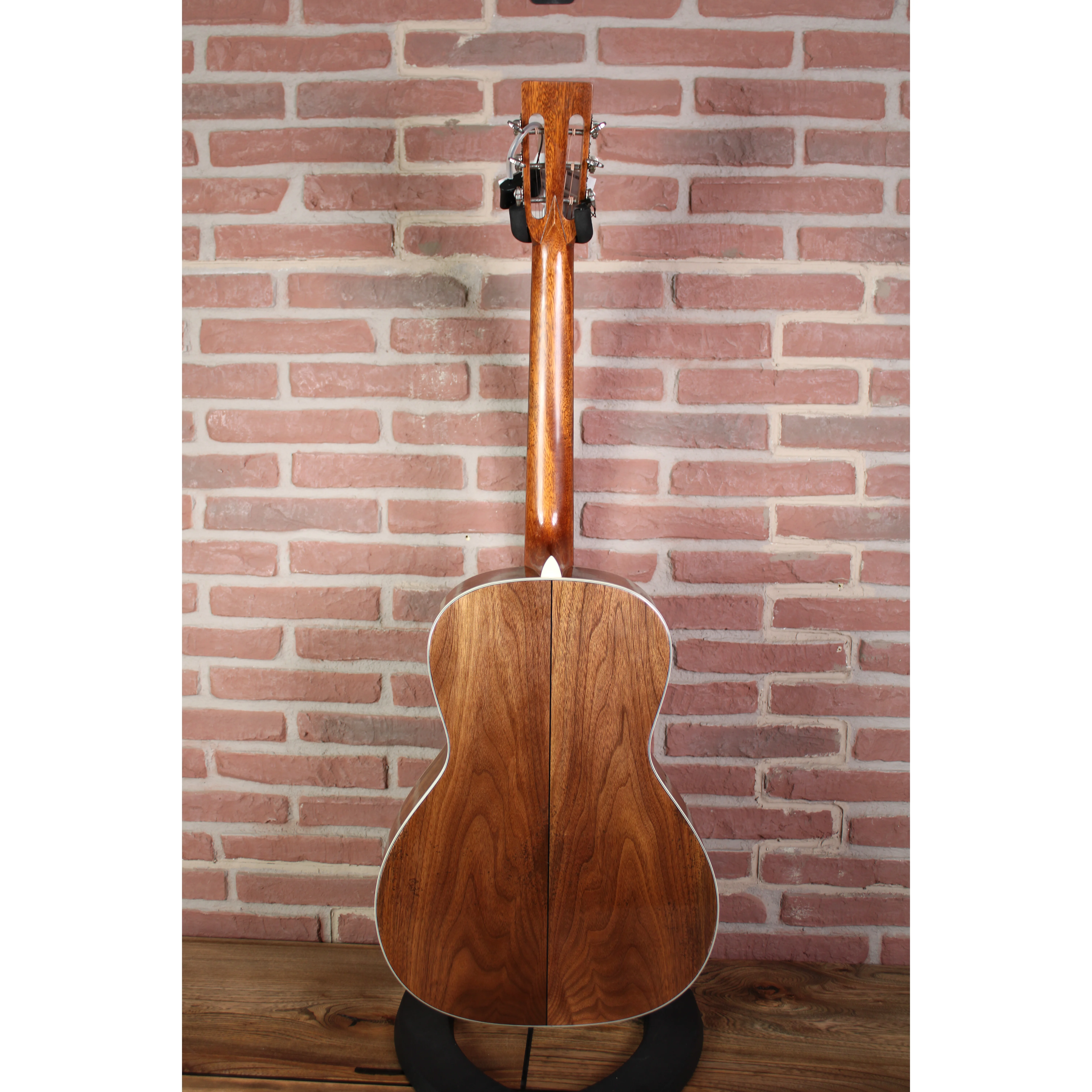 E22OOSS/V-SB OO-Style Antique Classic Varnish