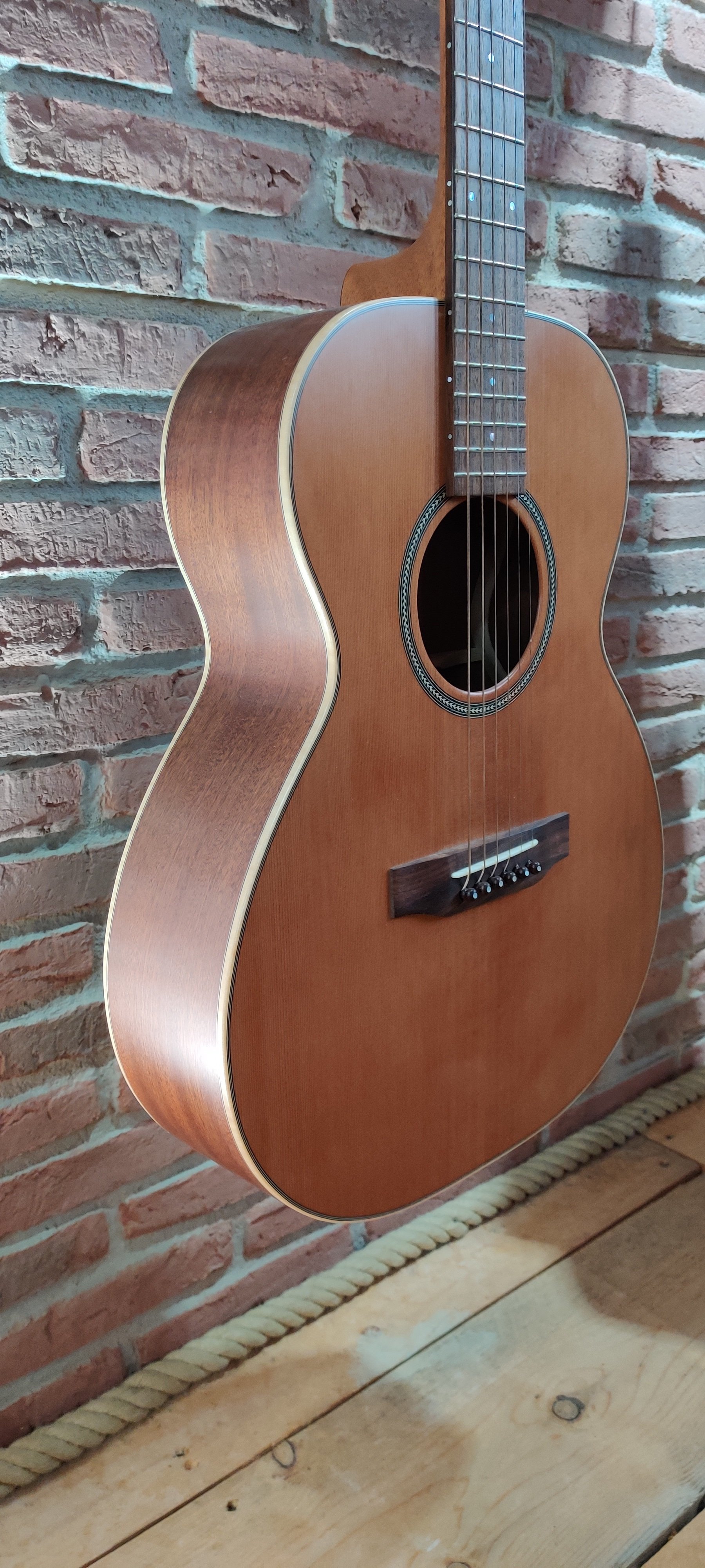 OM 10 F Mahogany - Westerngitarre "Showroom Modell"