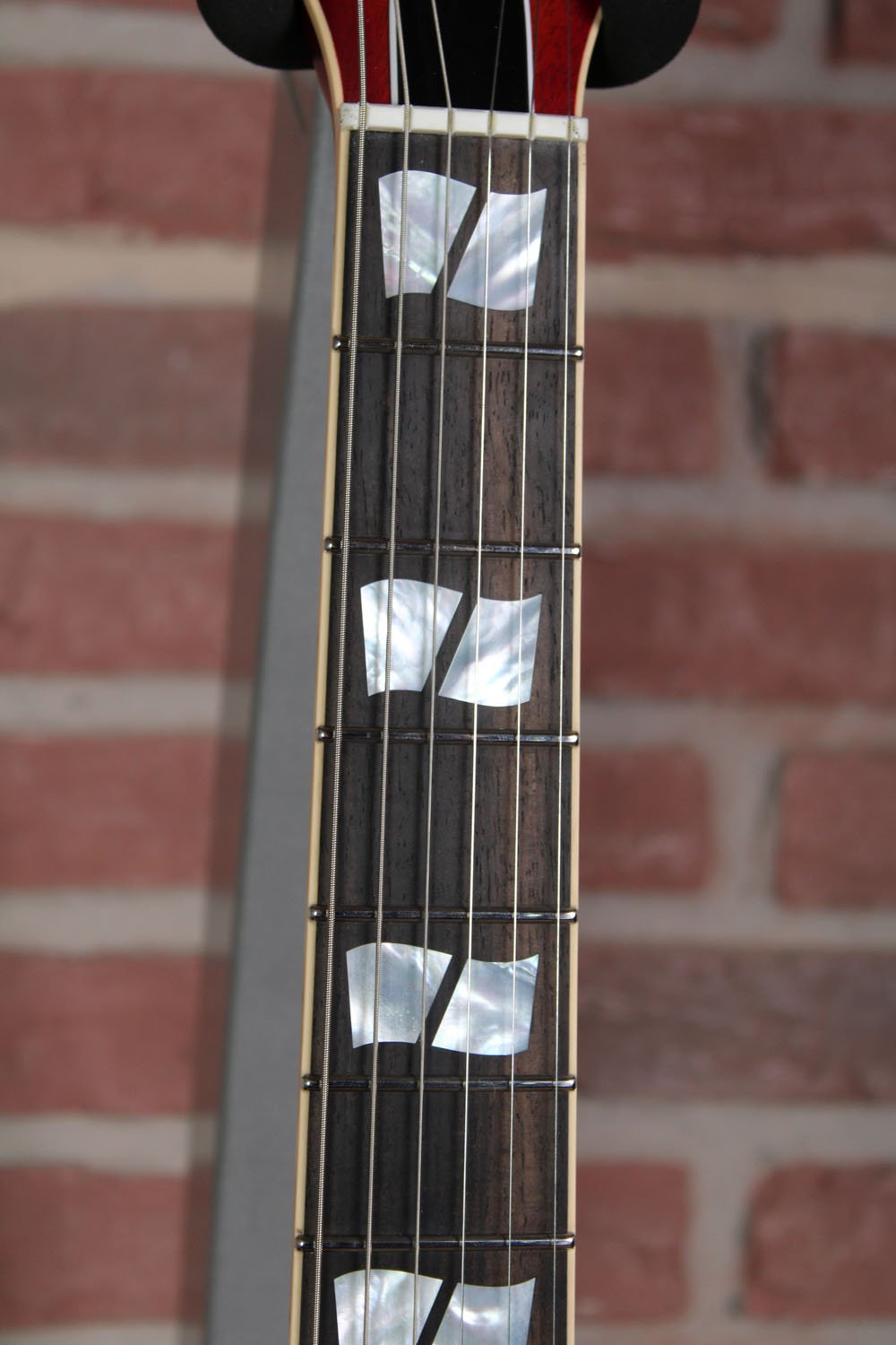 USA Eclipse Open  Grain Amber Cherry Sunburst