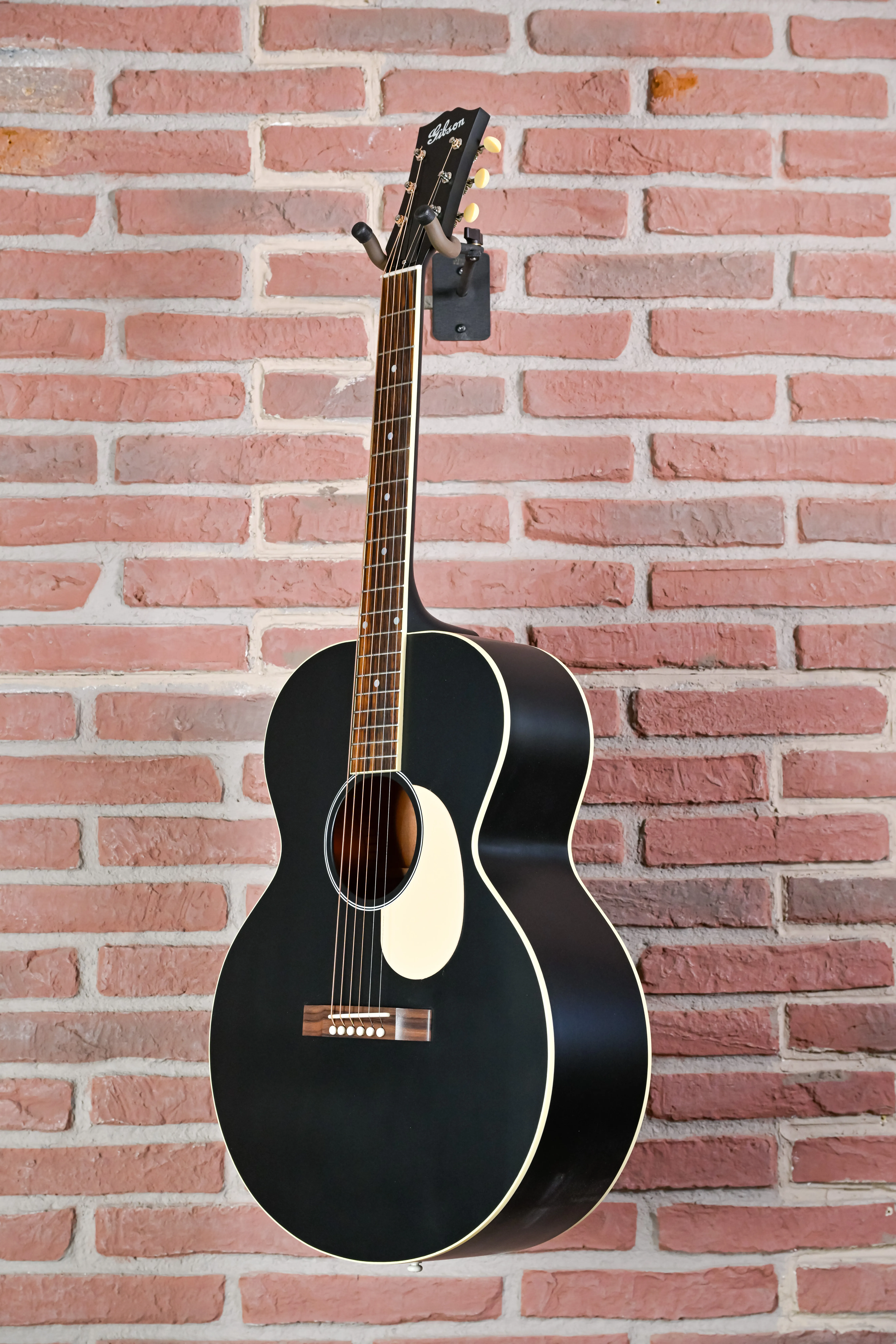 J-185 Century 12-Fret Ebony Jumbo Westerngitarre