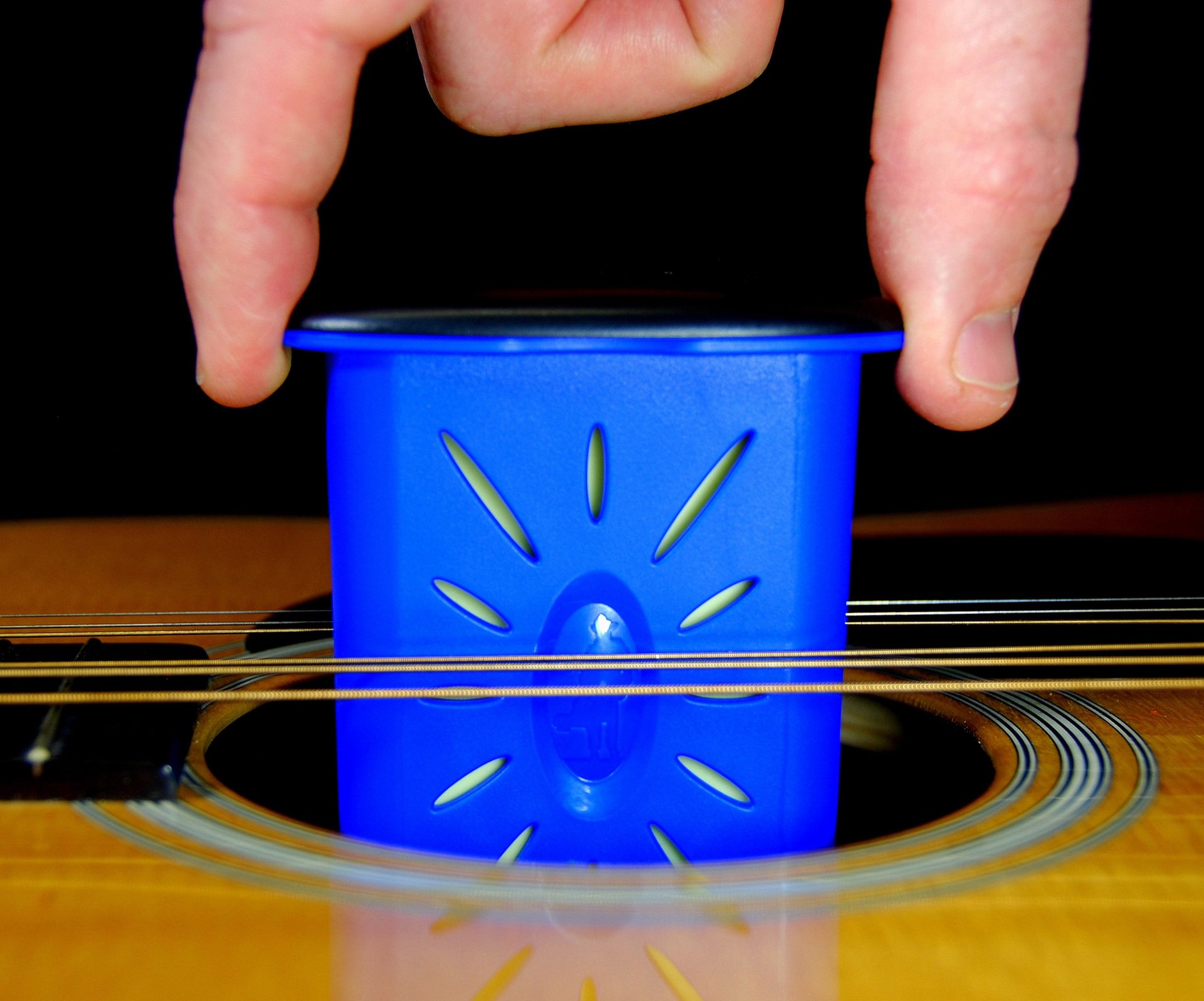MN300 Acoustic Guitar Soundhole Humidifier
