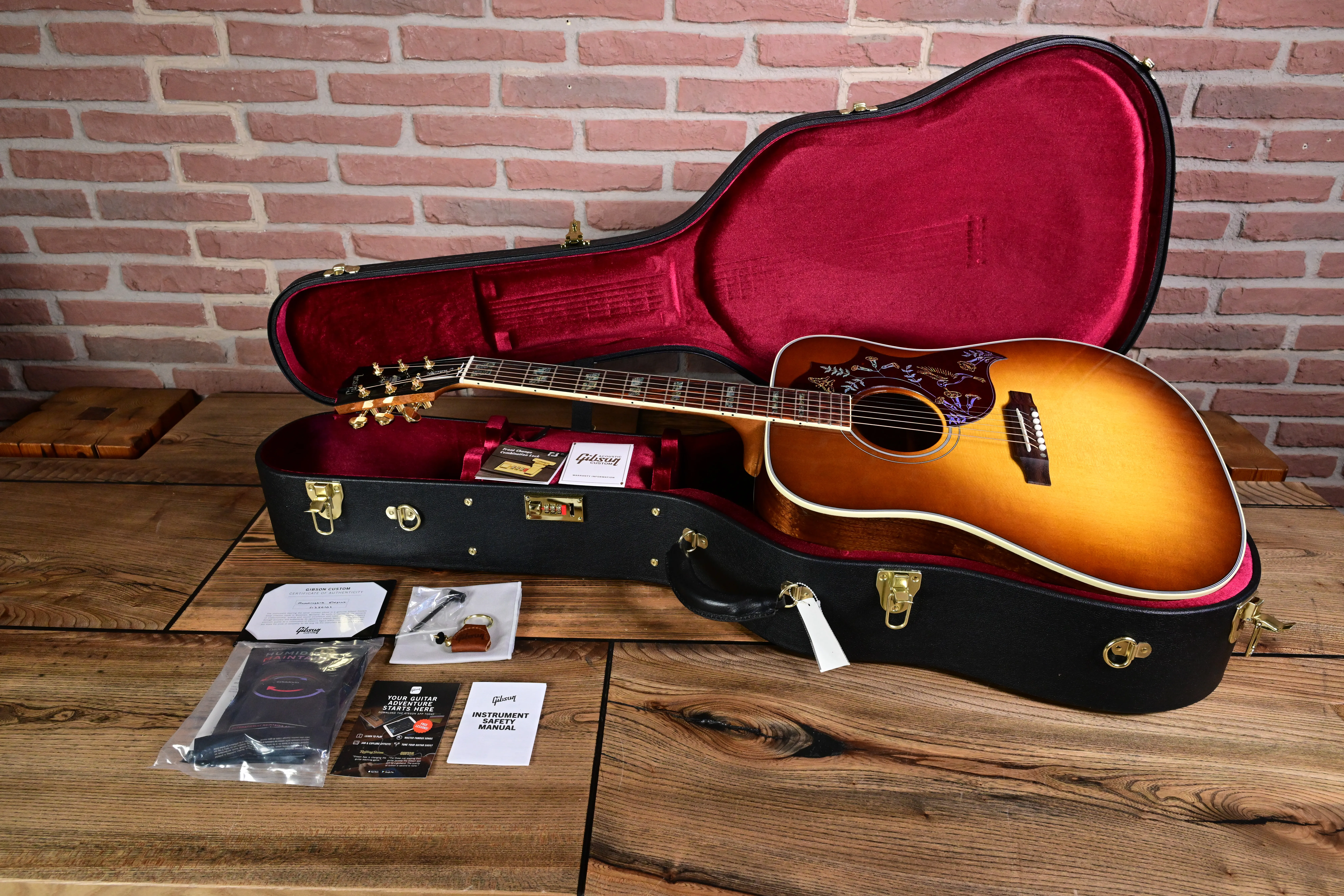 Hummingbird Elegant Koa Honeyburst M2M Custom Shop