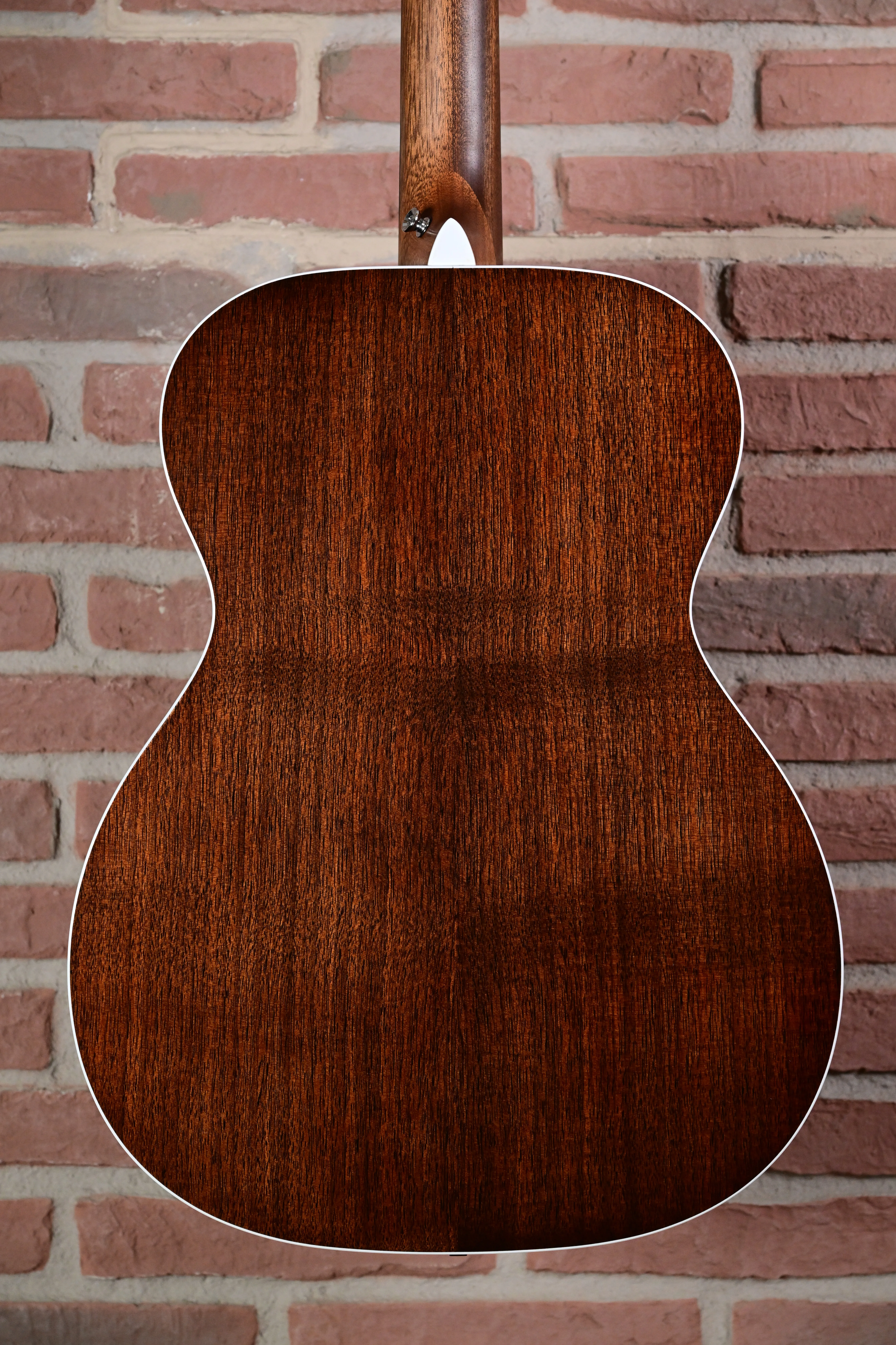 000-13E Retro Walnut  Westerngitarre