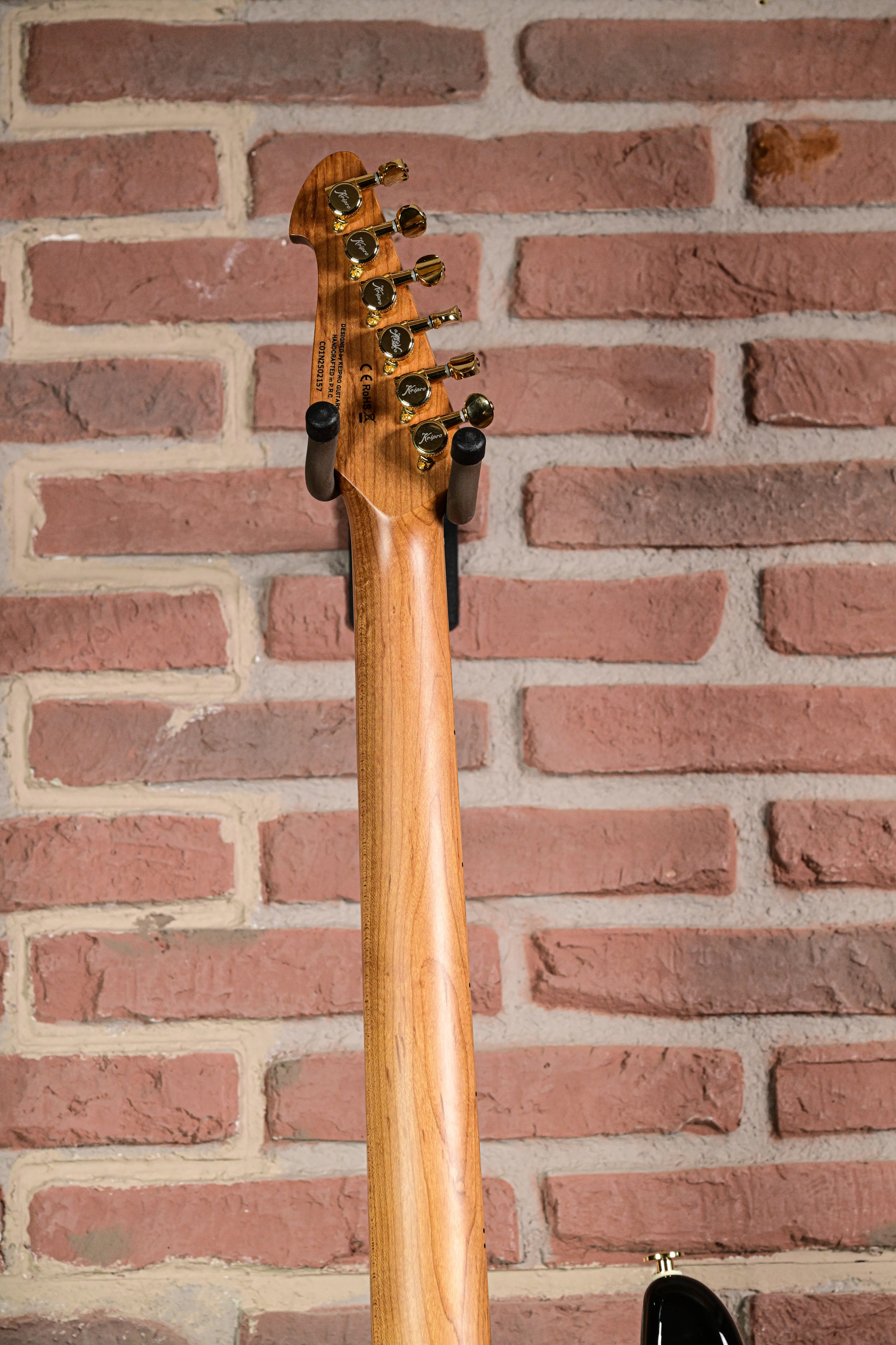 KS-Deluxe Gold Maple SSH Black E-Gitarre