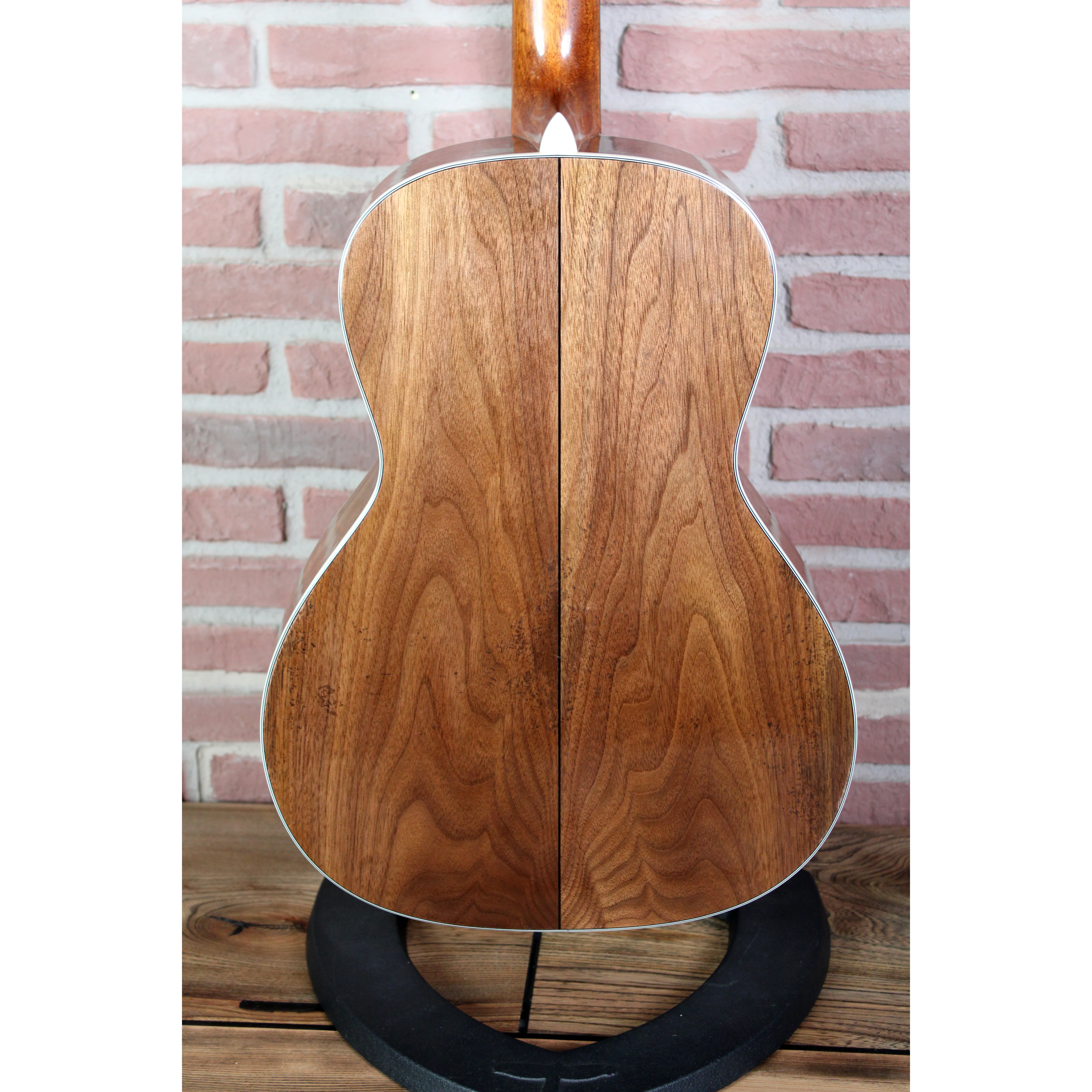 E22OOSS/V-SB OO-Style Antique Classic Varnish