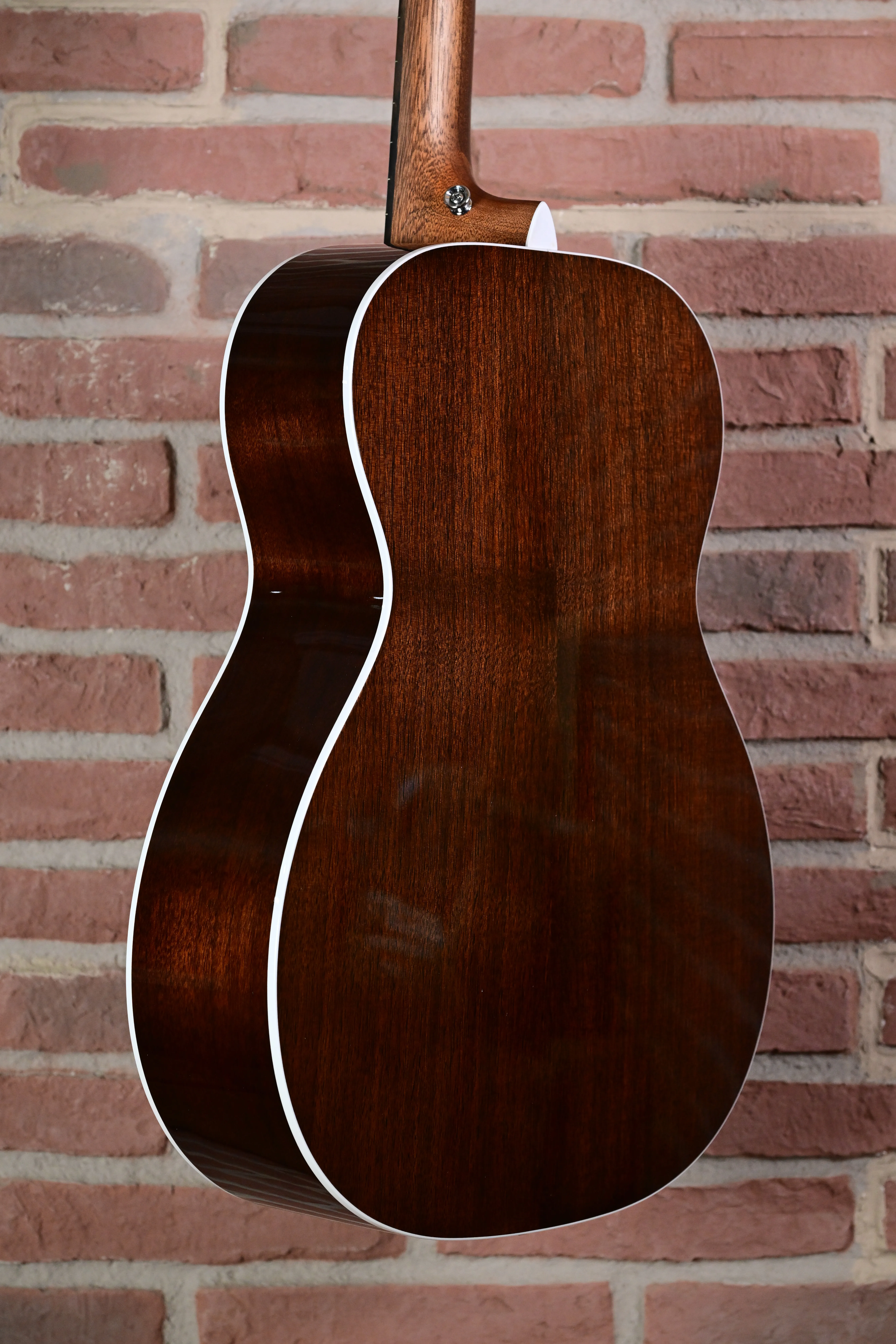 000-13E Retro Walnut  Westerngitarre