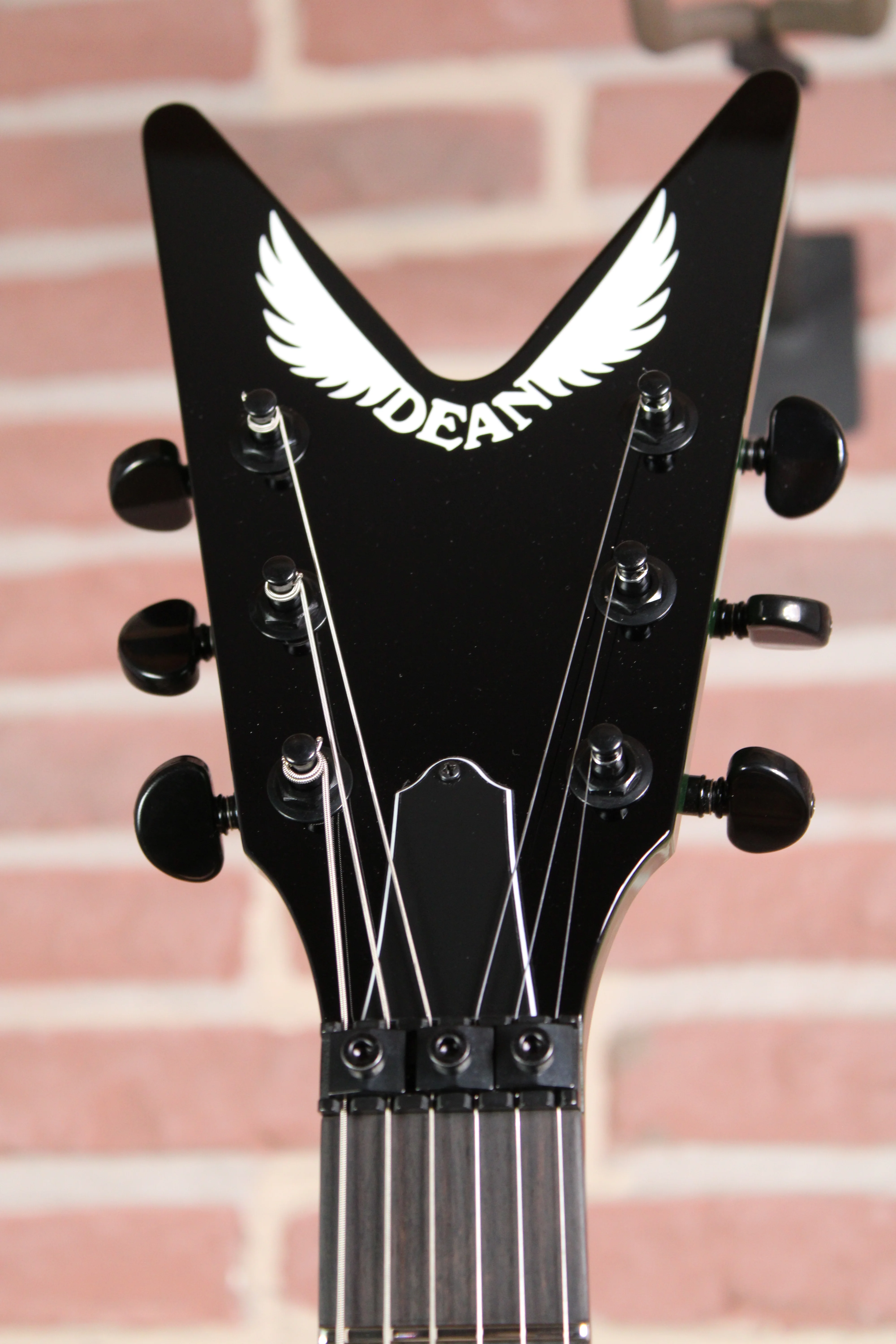 Dean Guitars USA Custom Shop ML Floyd Mahogany Slime - Kopfplatte in frontaler Ansicht