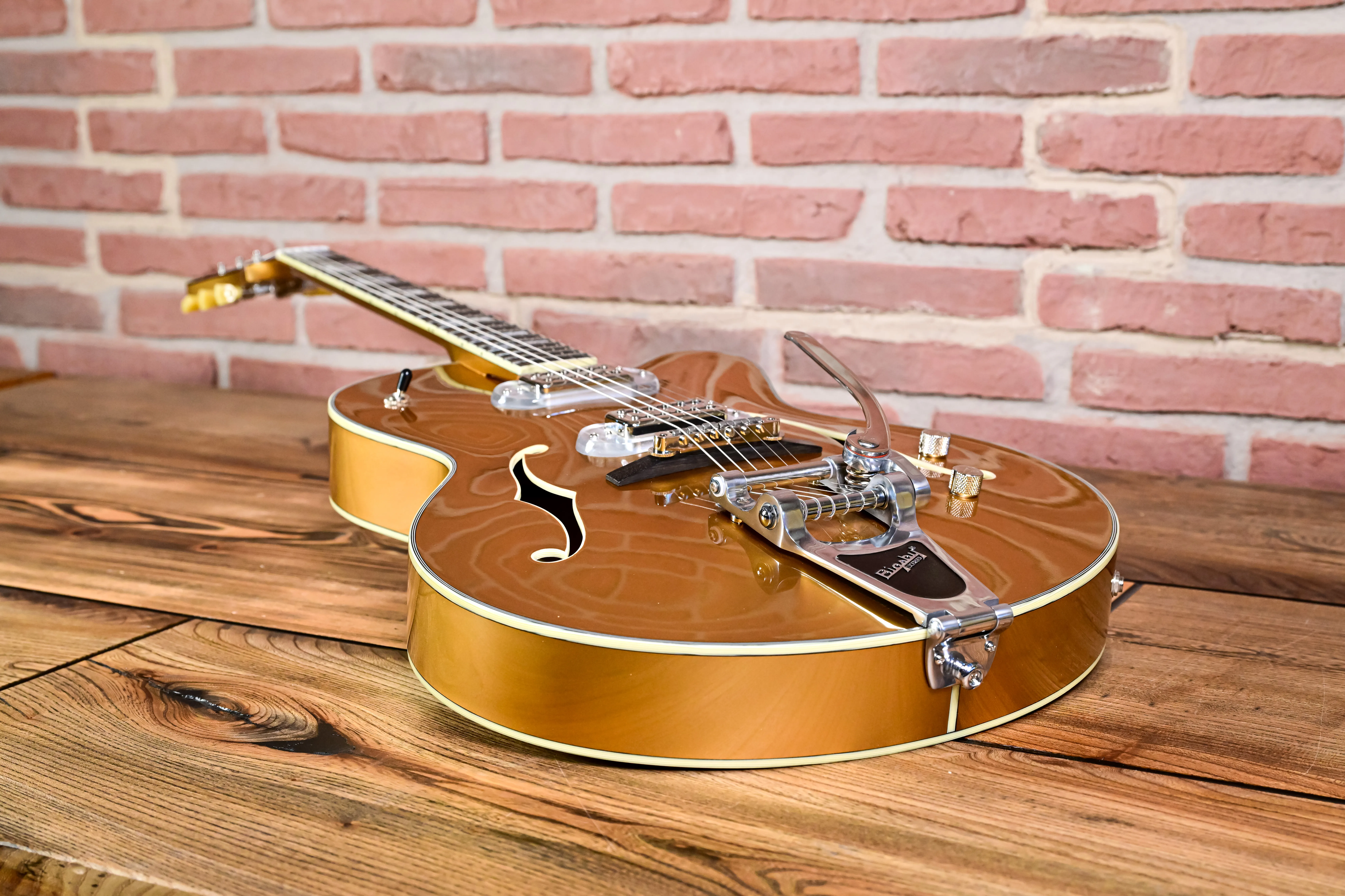 T58-GD Archtop Gitarre Truetone Gloss  Gold