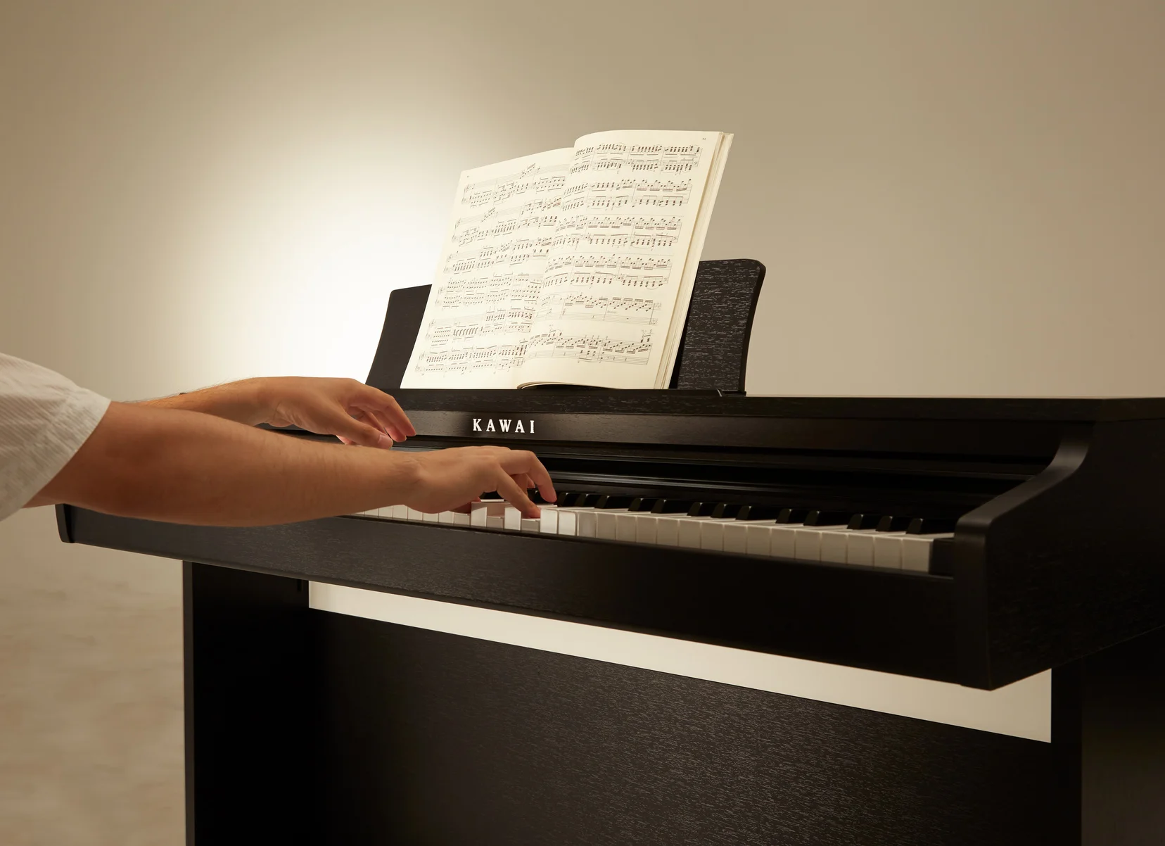 KDP120B Digitalpiano in schwarz satiniert