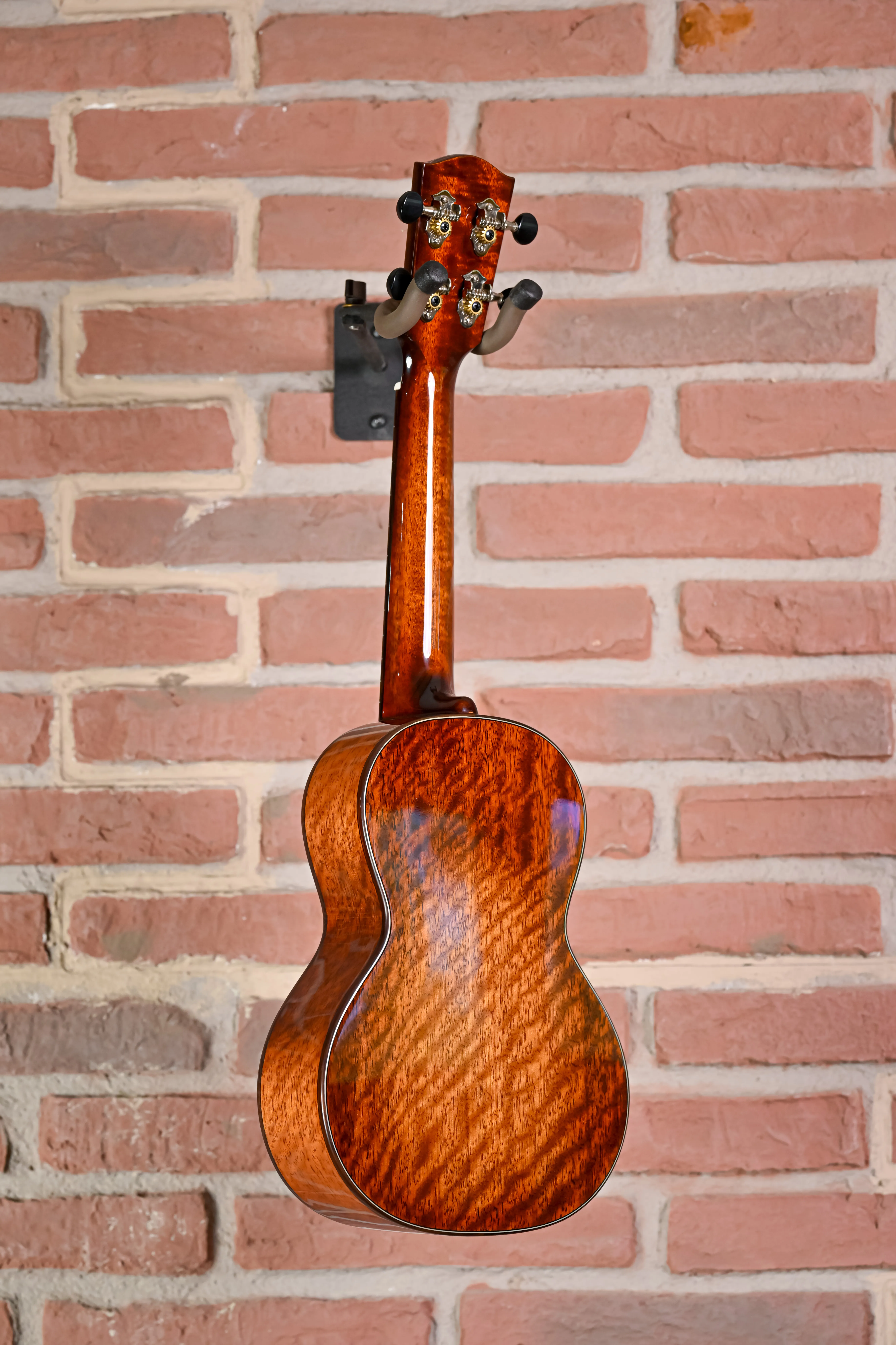EU3-C Concert Ukulele All-Solid Mahogany