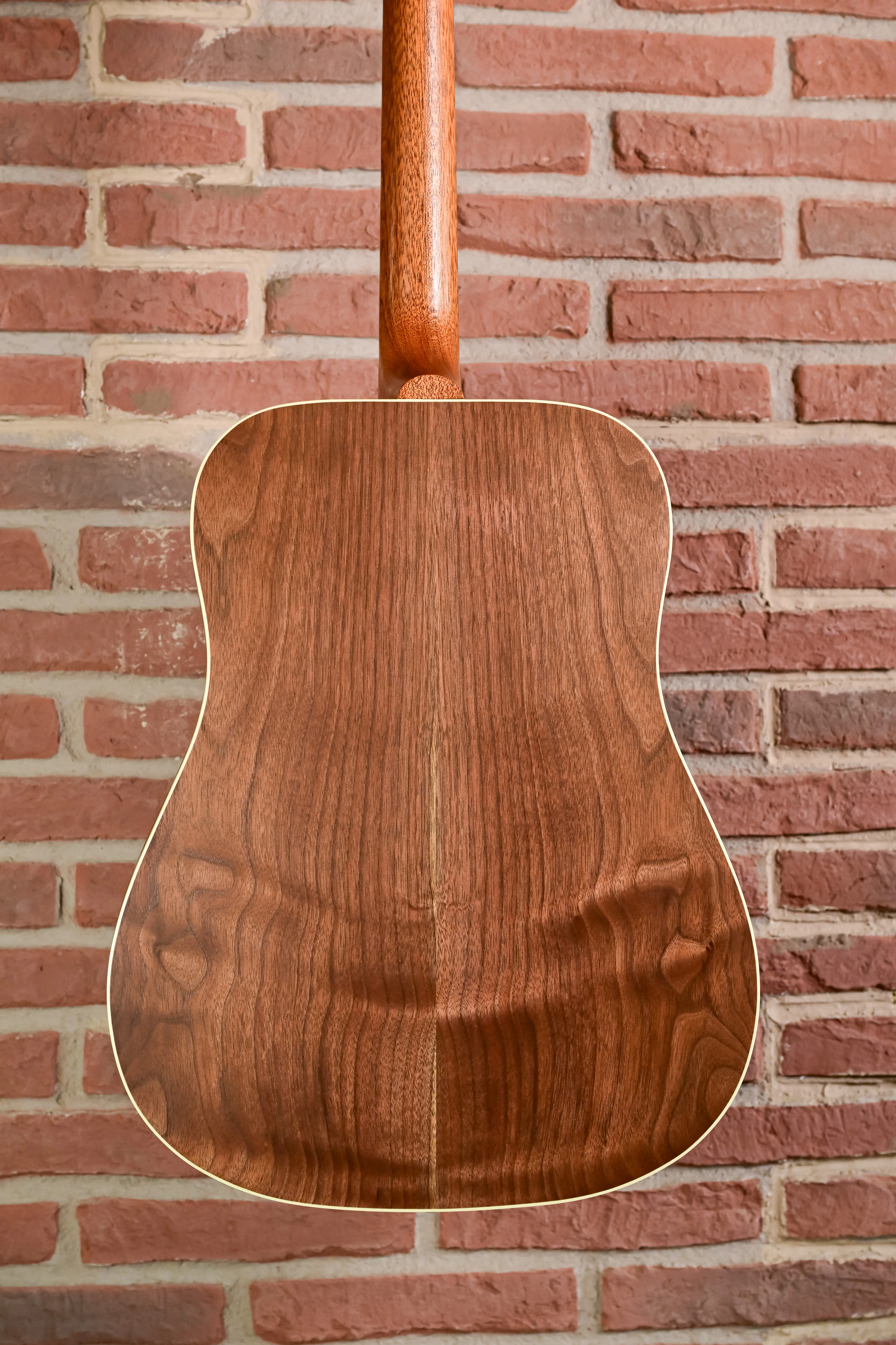 Gibson Hummingbird Studio Walnut Natural Kopf Rückseite mit Schrauben der Mechaniken