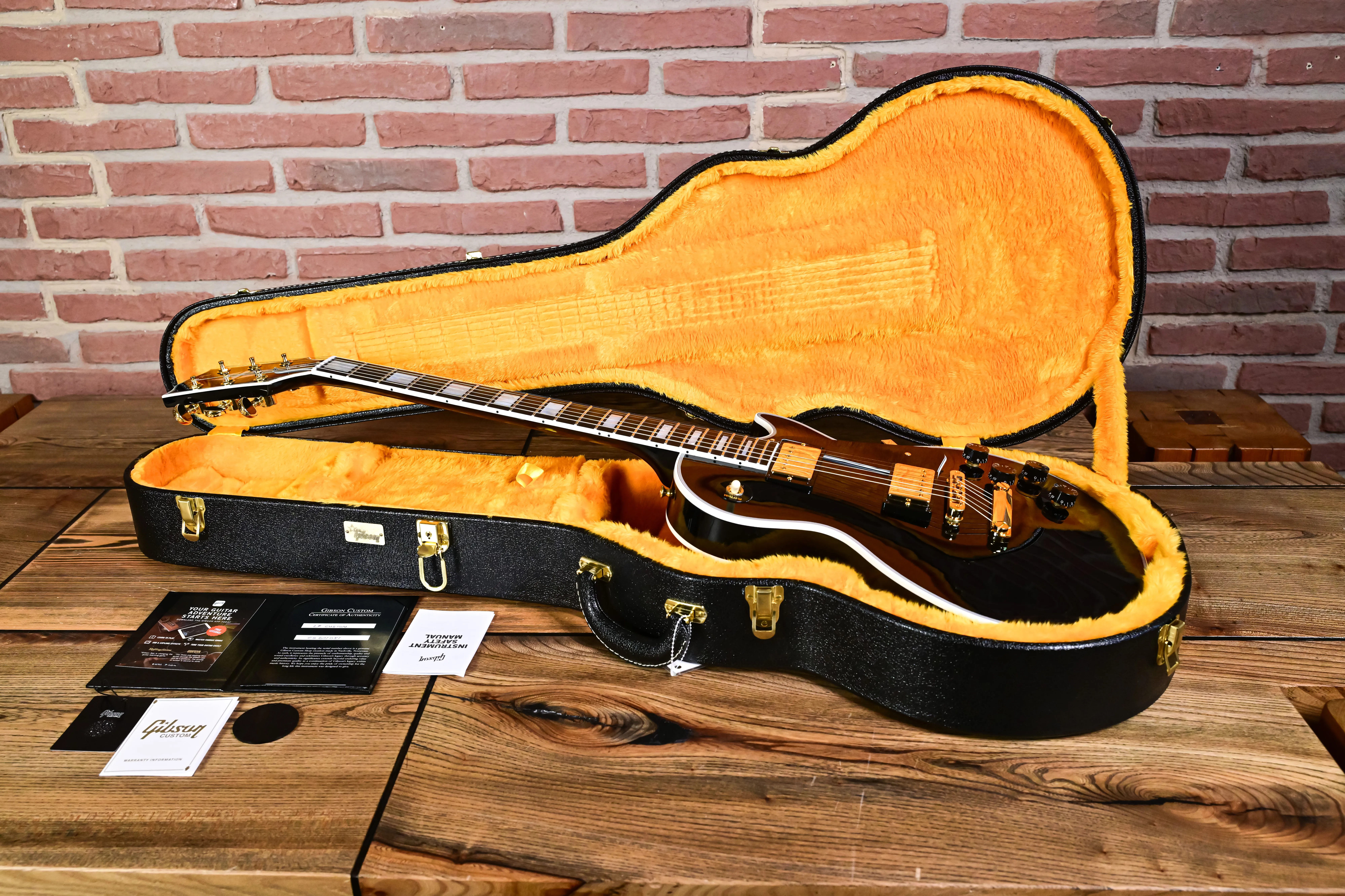 Les Paul Custom Long Scale Ebony Gloss Gold Hardware Custom Shop