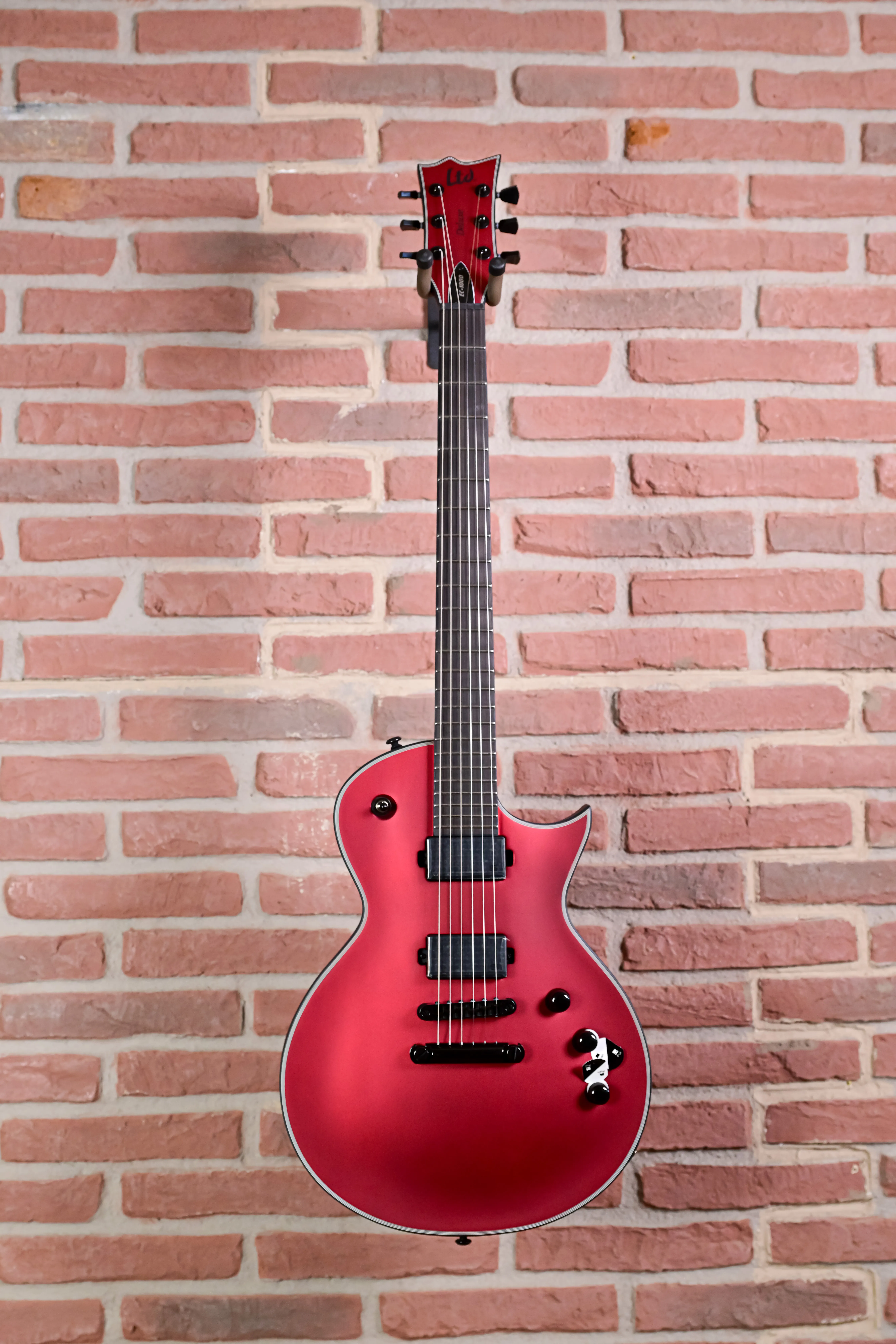 EC-1000 Candy Apple Red Satin E-Gitarre