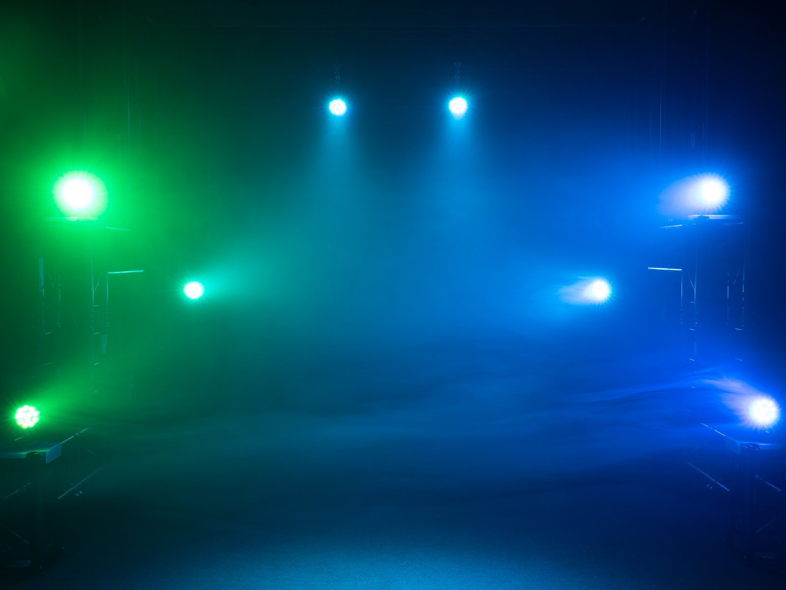 Set 4x LED PARty Spot Silent RGB/WW mit Softbag