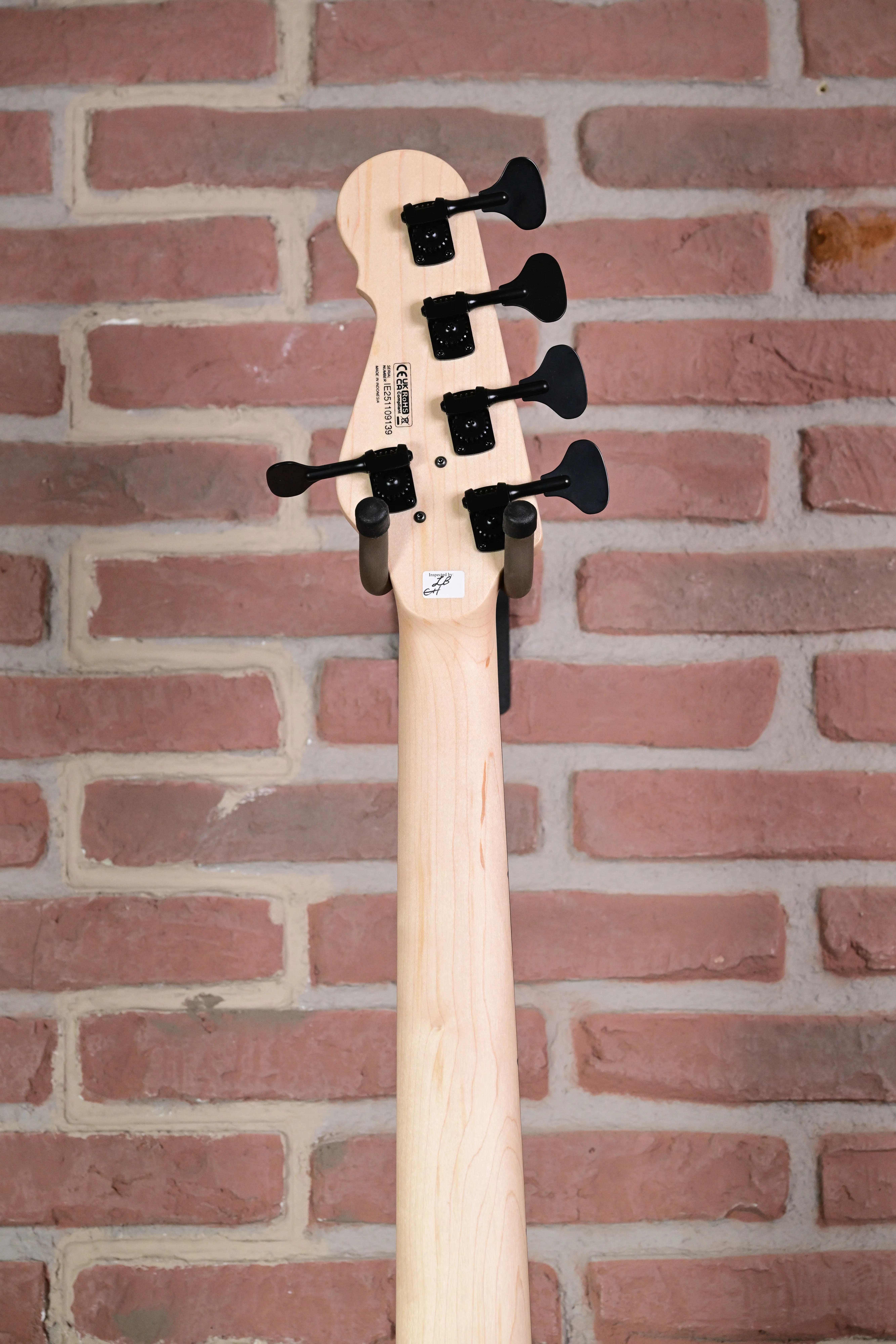 SP1 5-String Bass Gloss Metallic Black