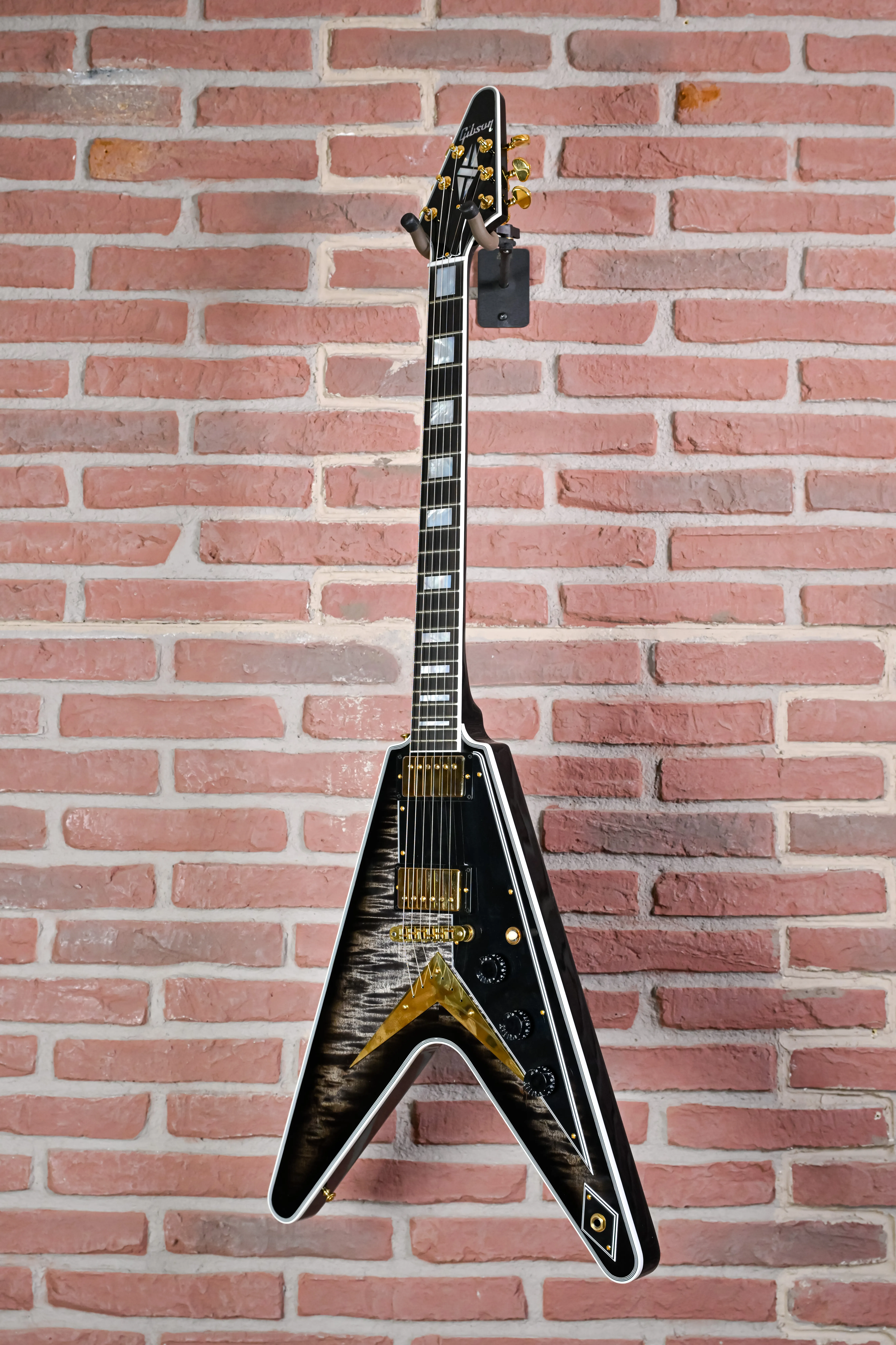 Custom Shop Flying V Figured Cobra Burst