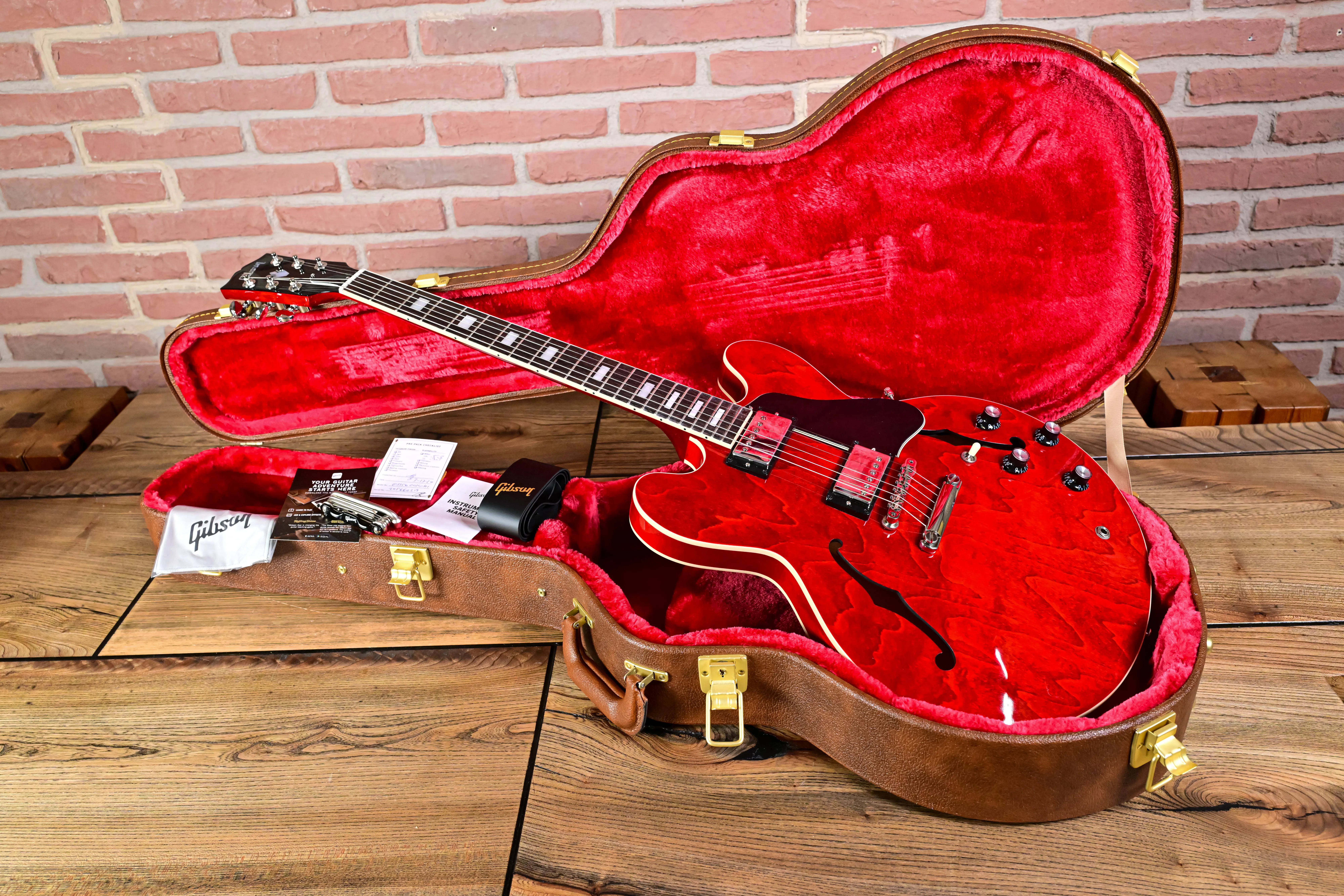 ES-335 60s Sixties Cherry Semi-Hollowbody Gitarre