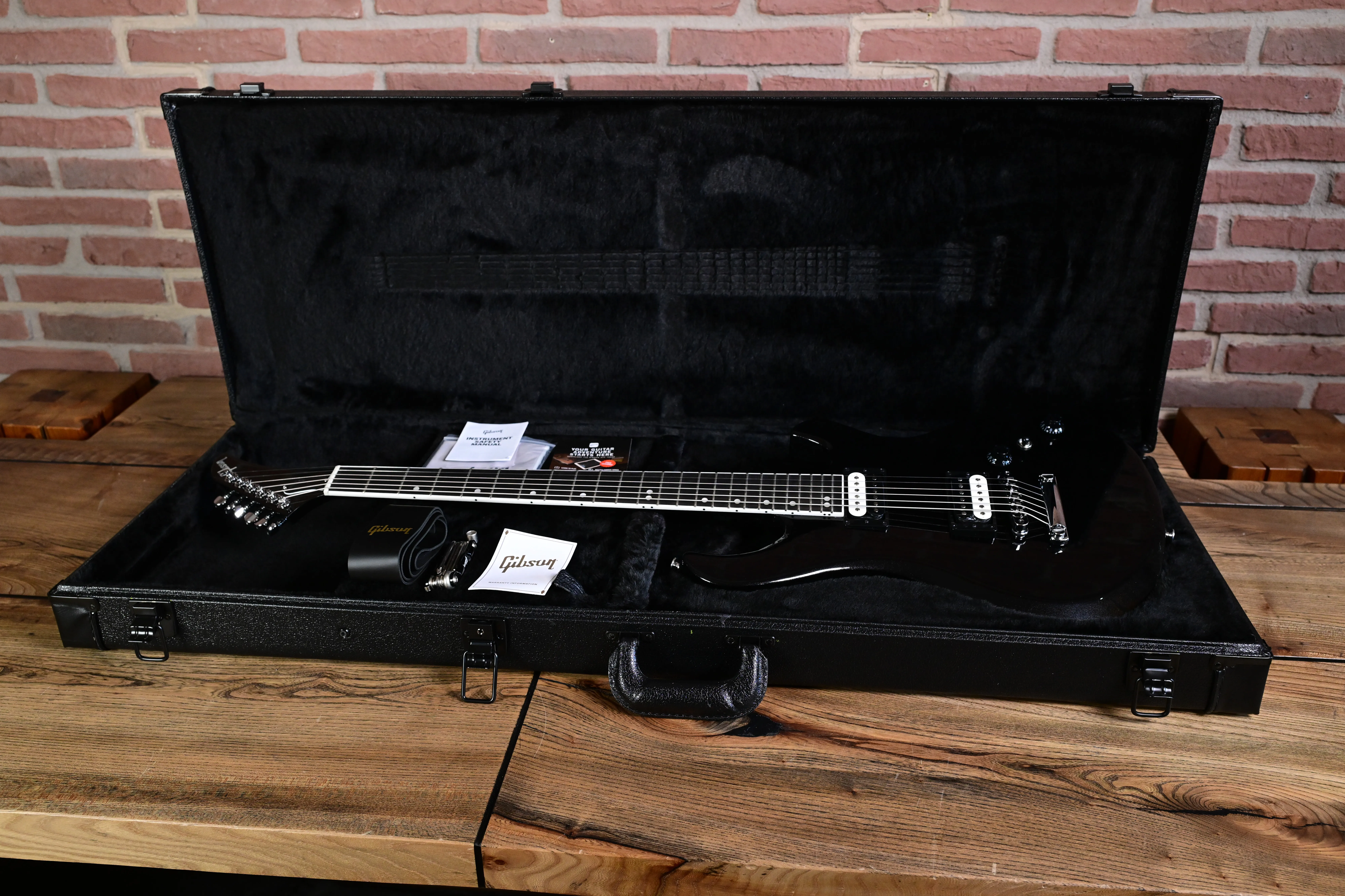 Victory Baritone Graphite Metallic E-Gitarre