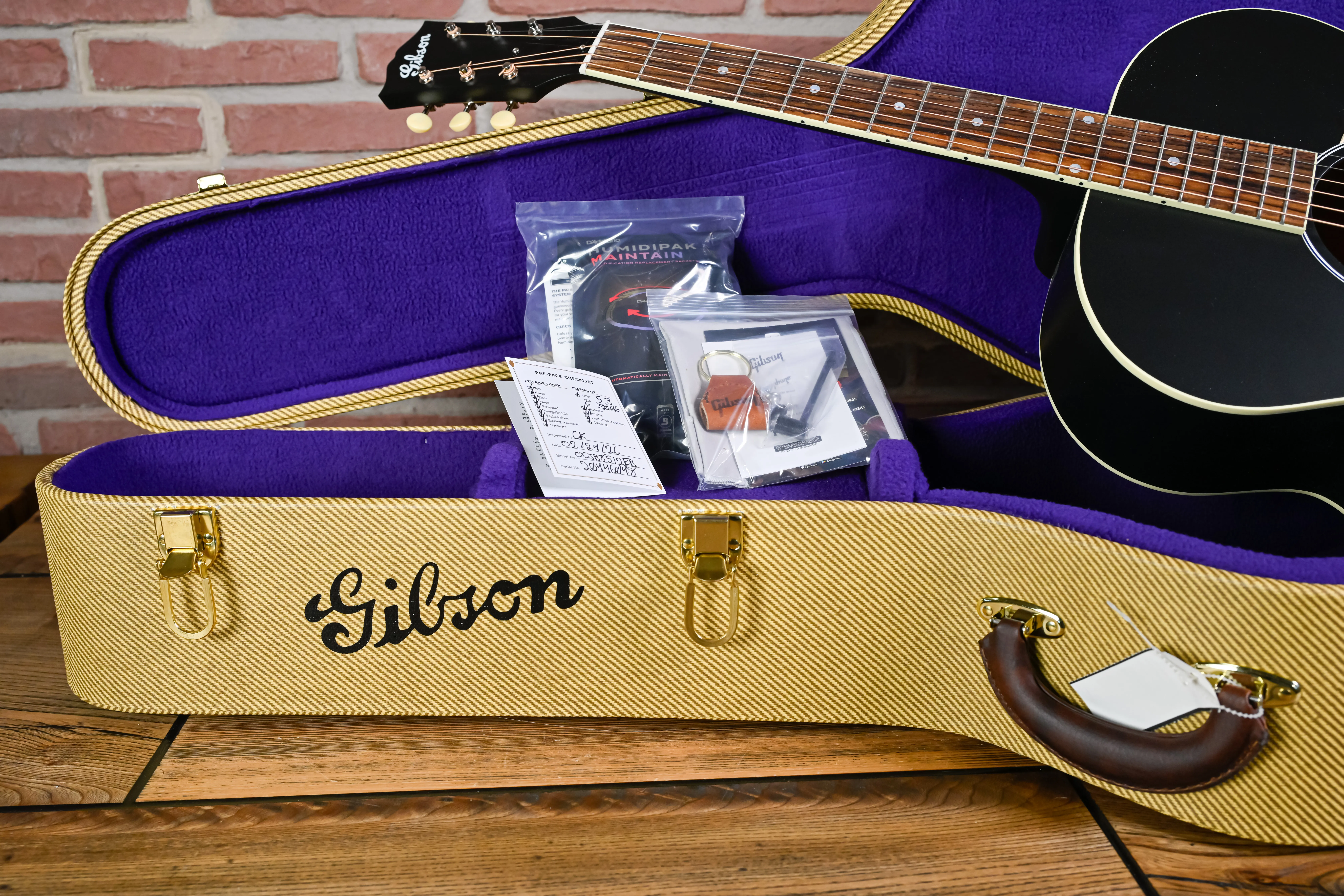J-185 Century 12-Fret Ebony Jumbo Westerngitarre