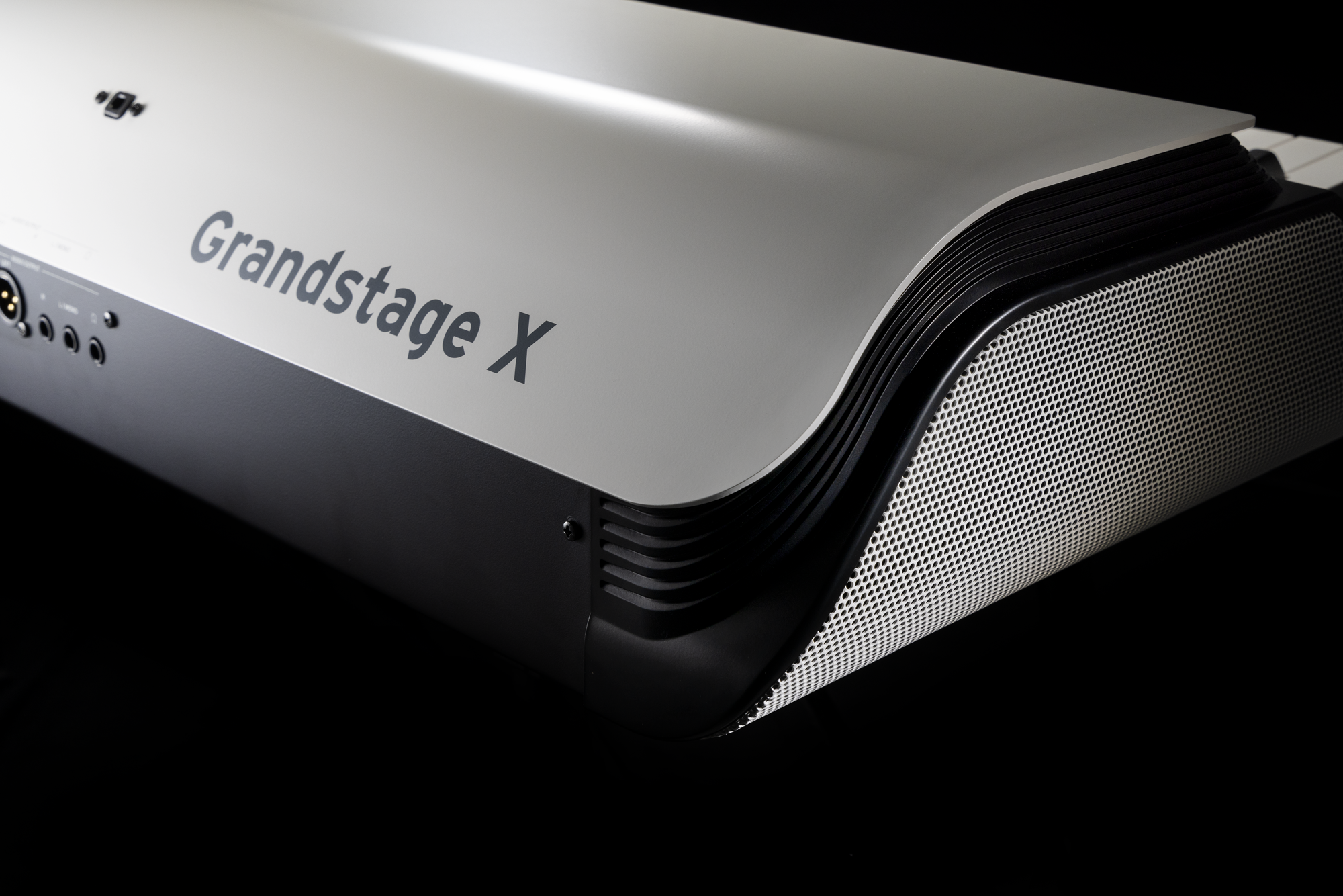 Grandstage X White