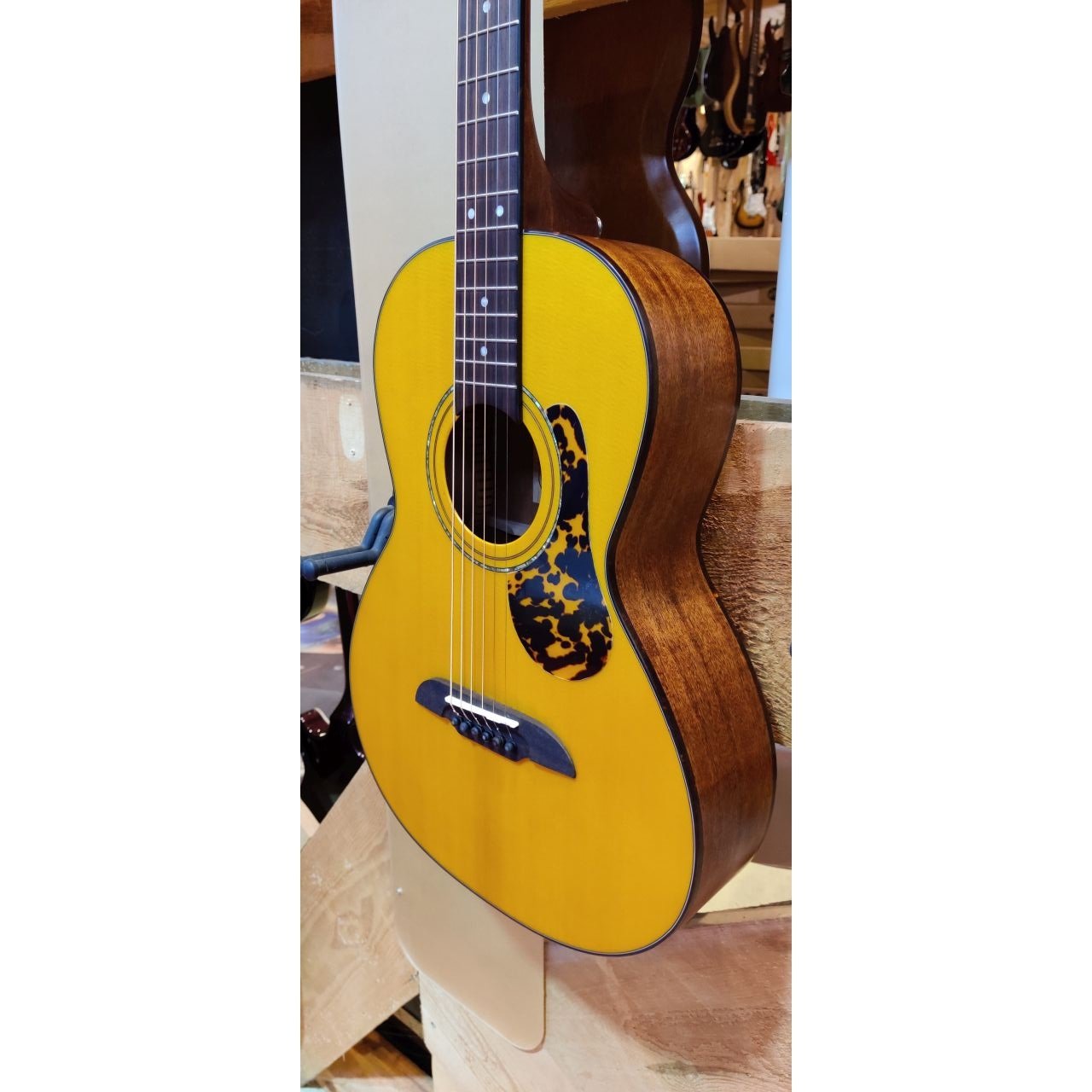 Legacy FP 14 SV Parlor - Satin Yellow - Westerngitarre