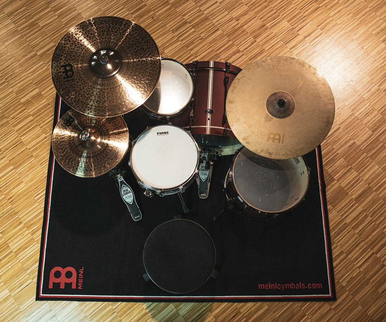 MDR-BK Drum Teppich Schwarz 160 x 200 cm