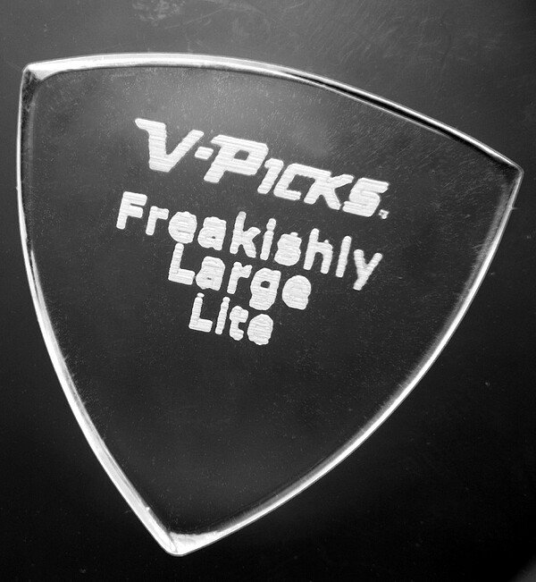Freakishly Lrg Pointed Lite Pick  