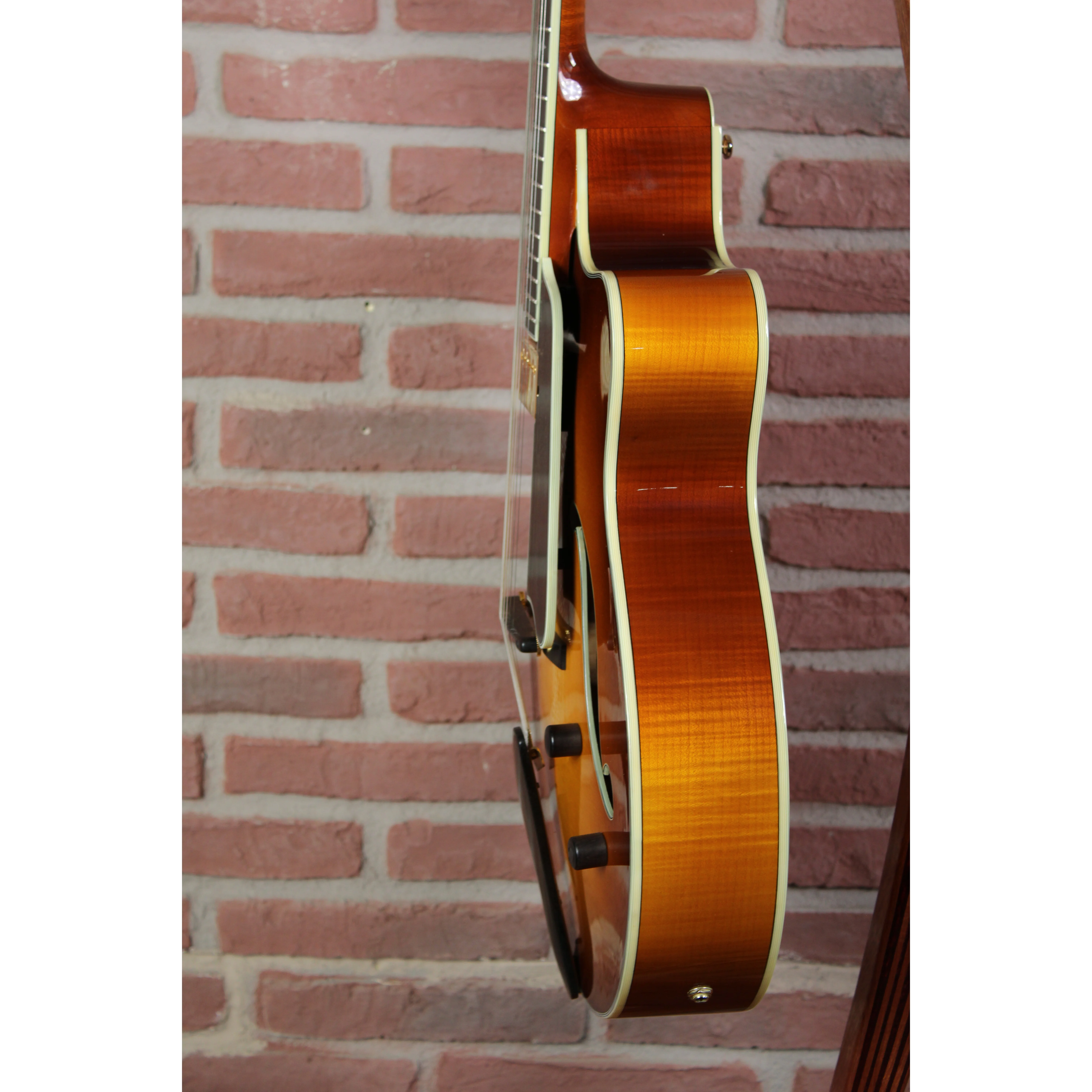 AR805CE-GB Archtop Jazzgitarre Lollar Pickups