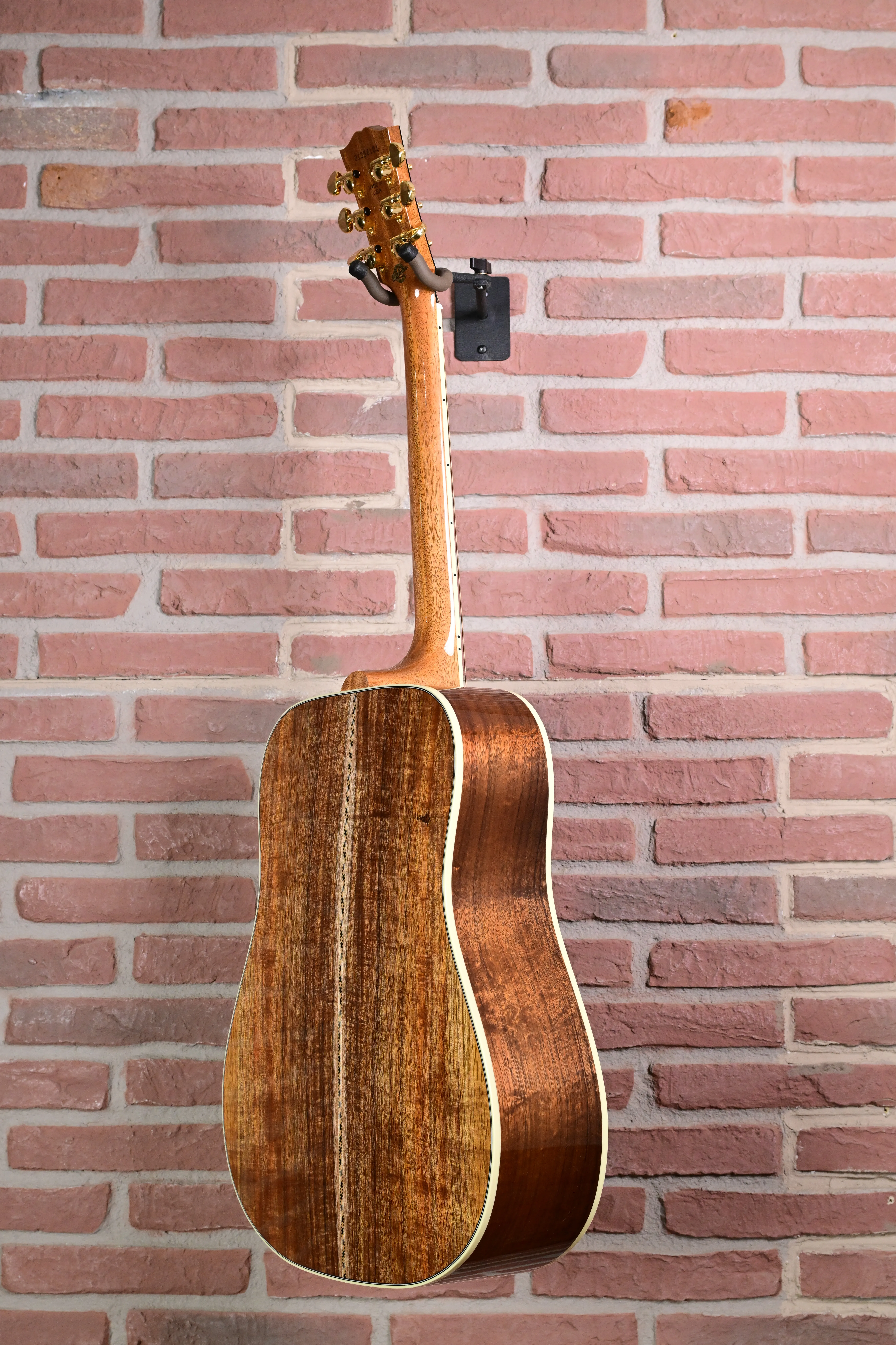 Hummingbird Elegant Koa Honeyburst M2M Custom Shop