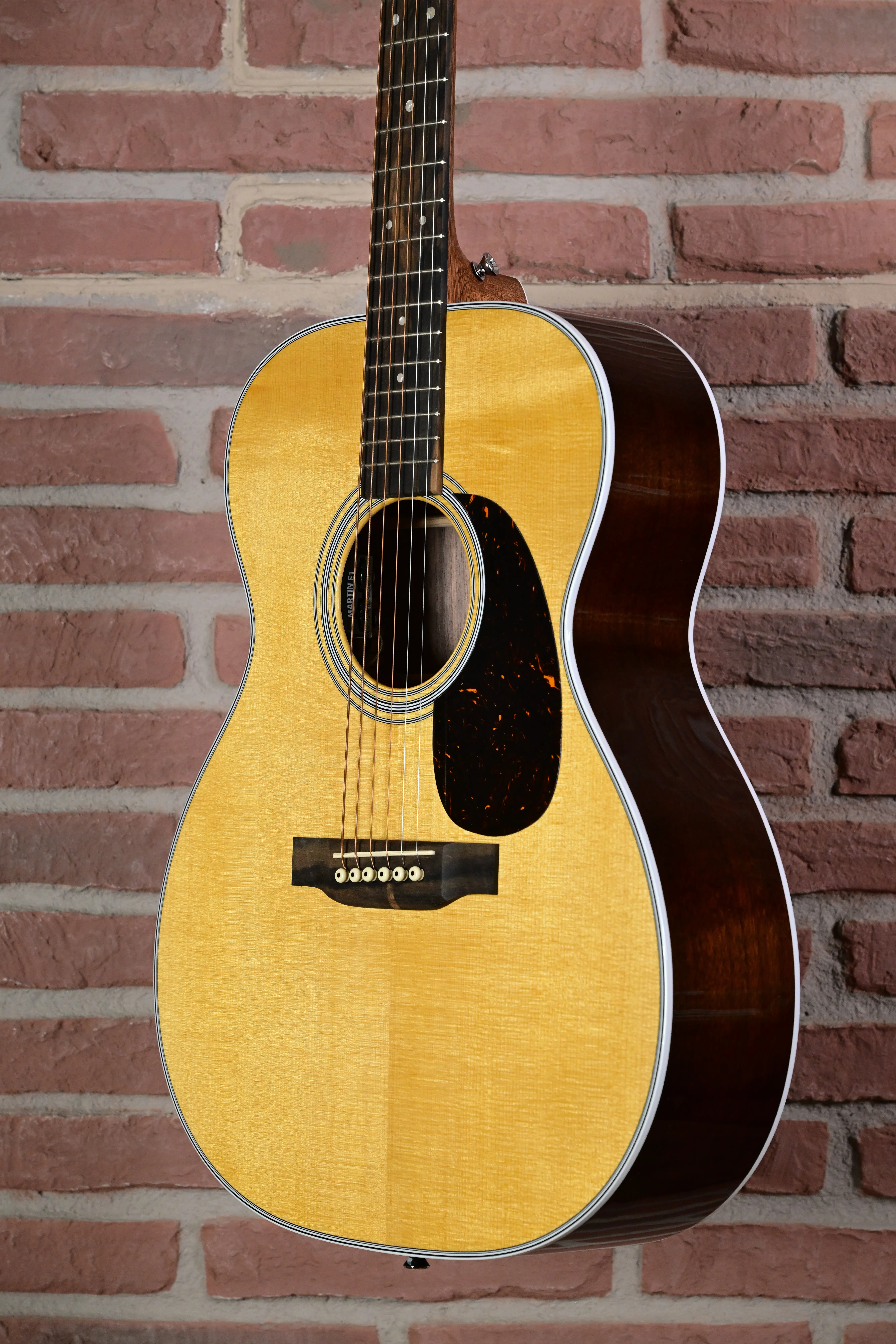000-13E Retro Walnut  Westerngitarre