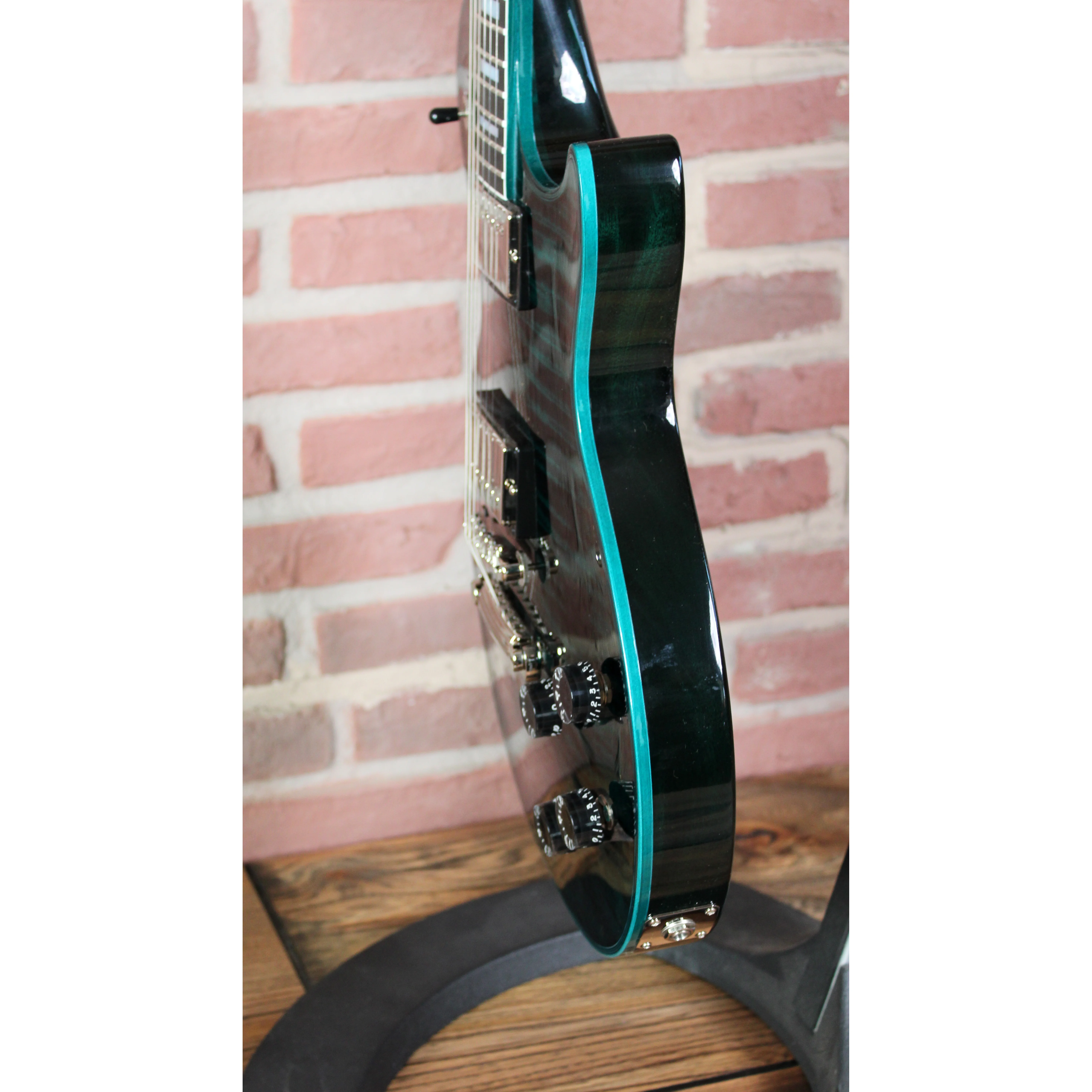 Gibson Les Paul Custom Axcess Peacock Widow Seitenansicht rechts