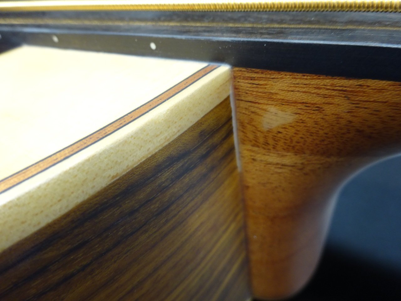 Alien, Lefthand, 4-String, Fretless - Natural Transparent Satin "B-Stock"