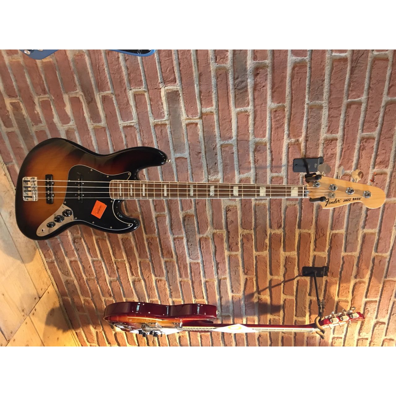 70's Jazz Bass Classic 3TS in 3 Colour Sunburst 