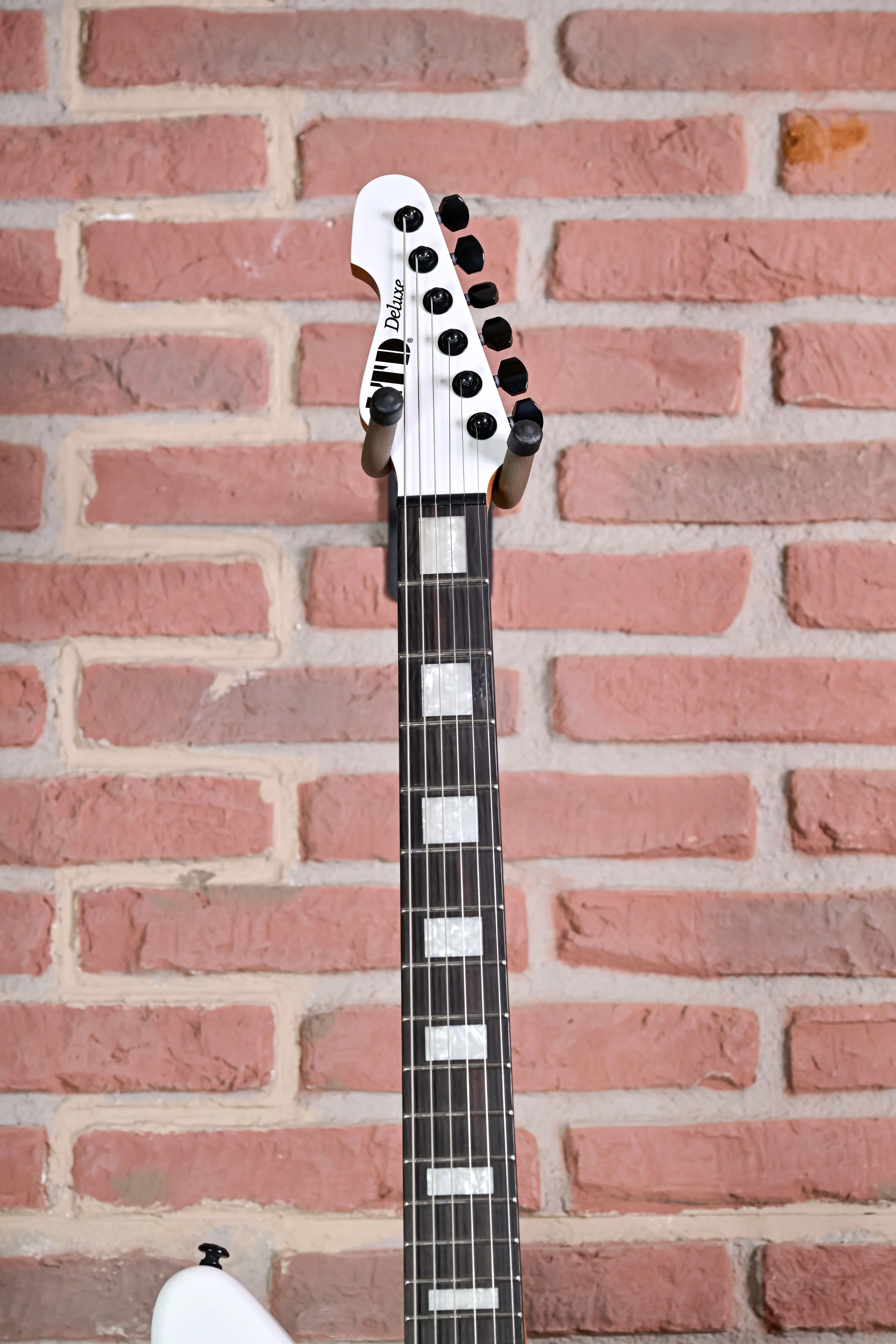 XJ-2 HT Snow White Duncan E-Gitarre