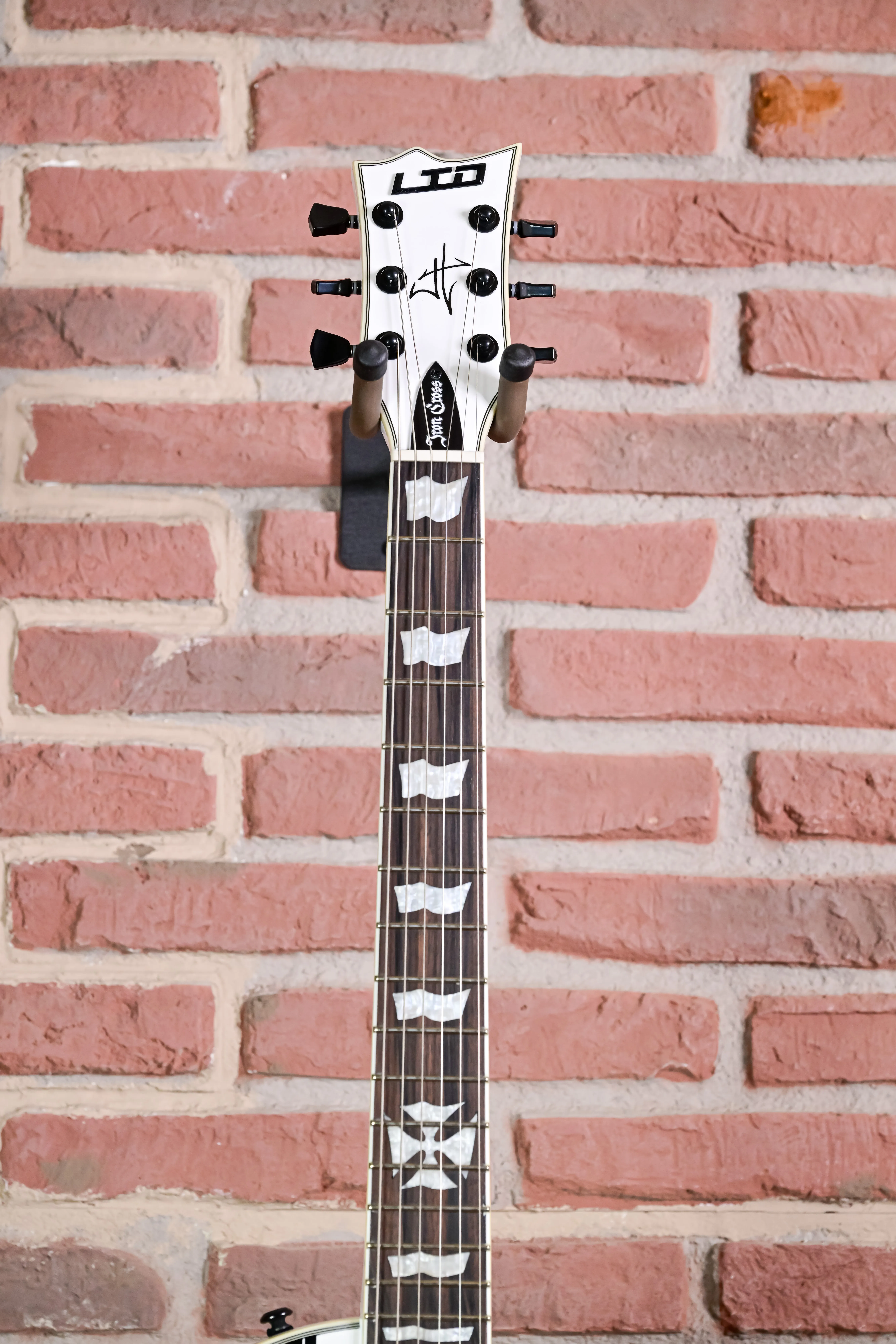 James Hetfield Iron Cross SW - E-Gitarre