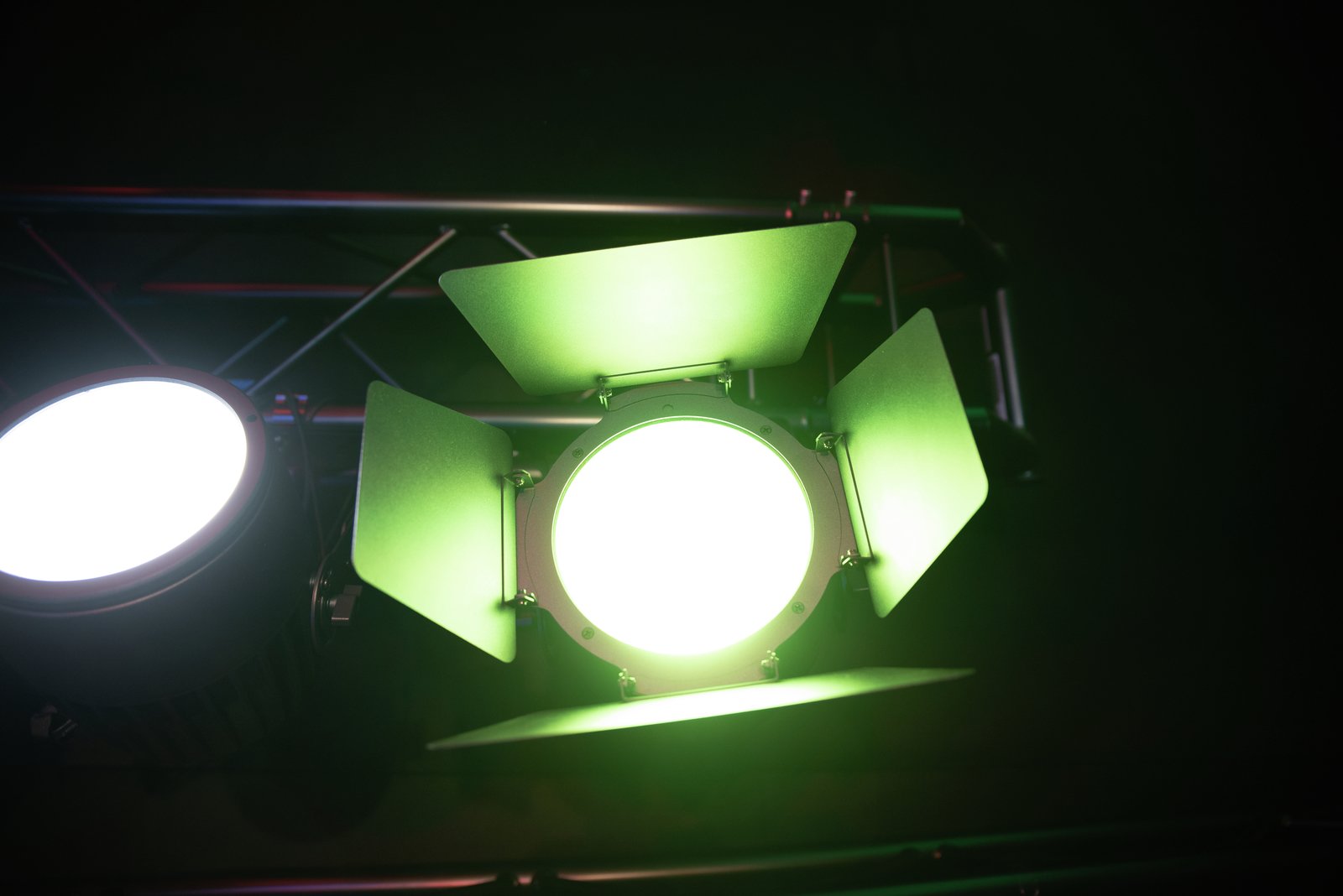 LED Theatre COB 100 RGB+WW