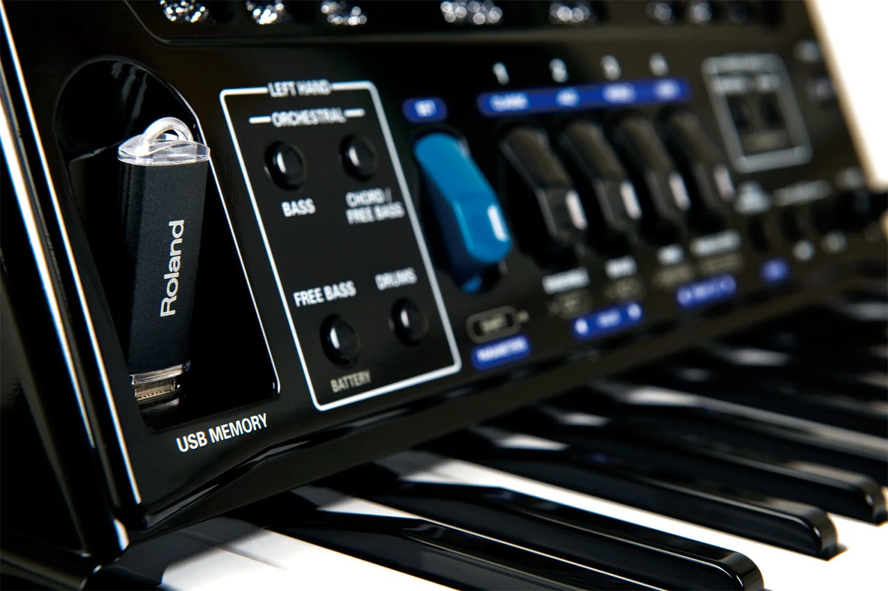 FR-1X BK V-Accordion
