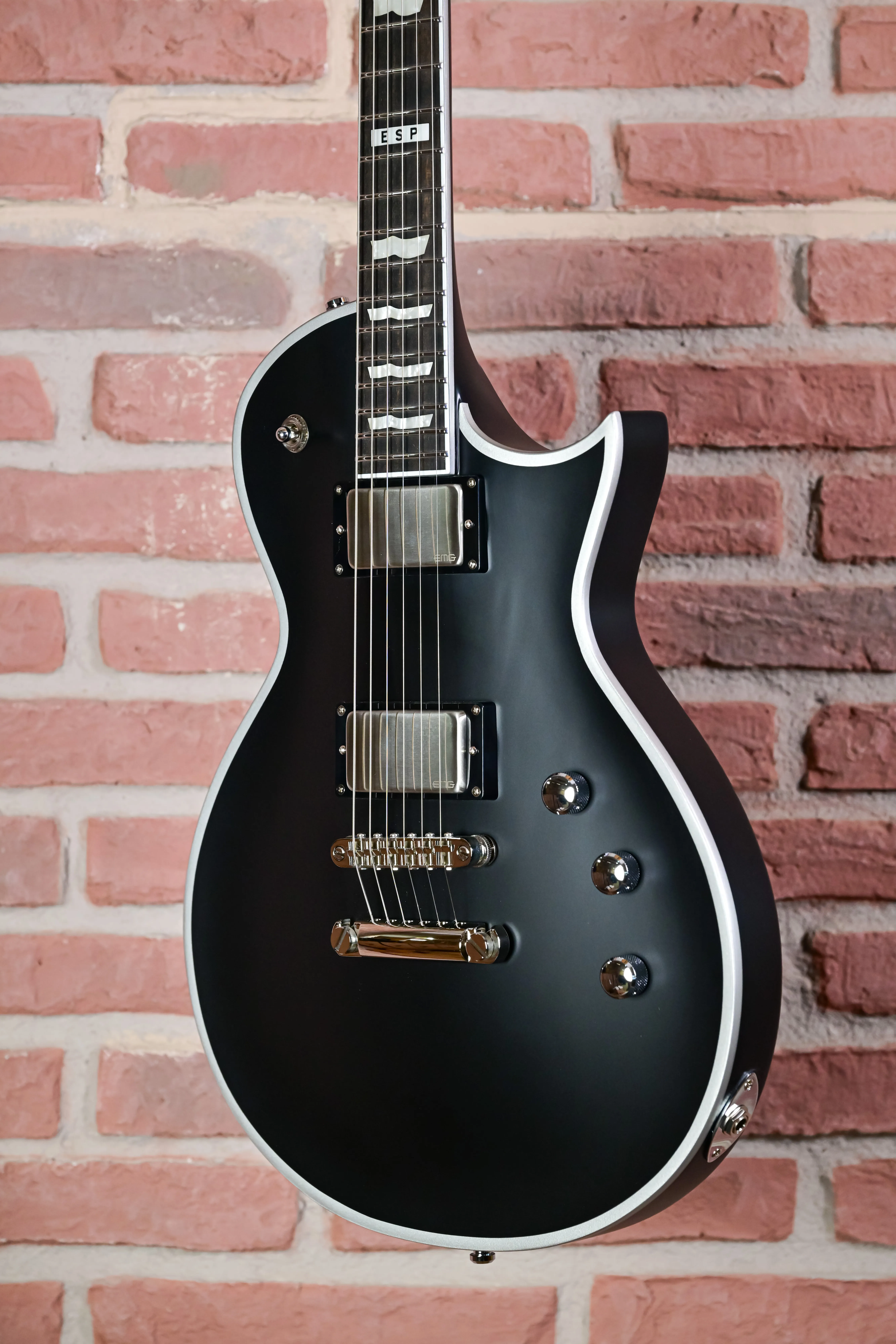 ESP E-II Eclipse BB E-Gitarre Perspektive von rechts