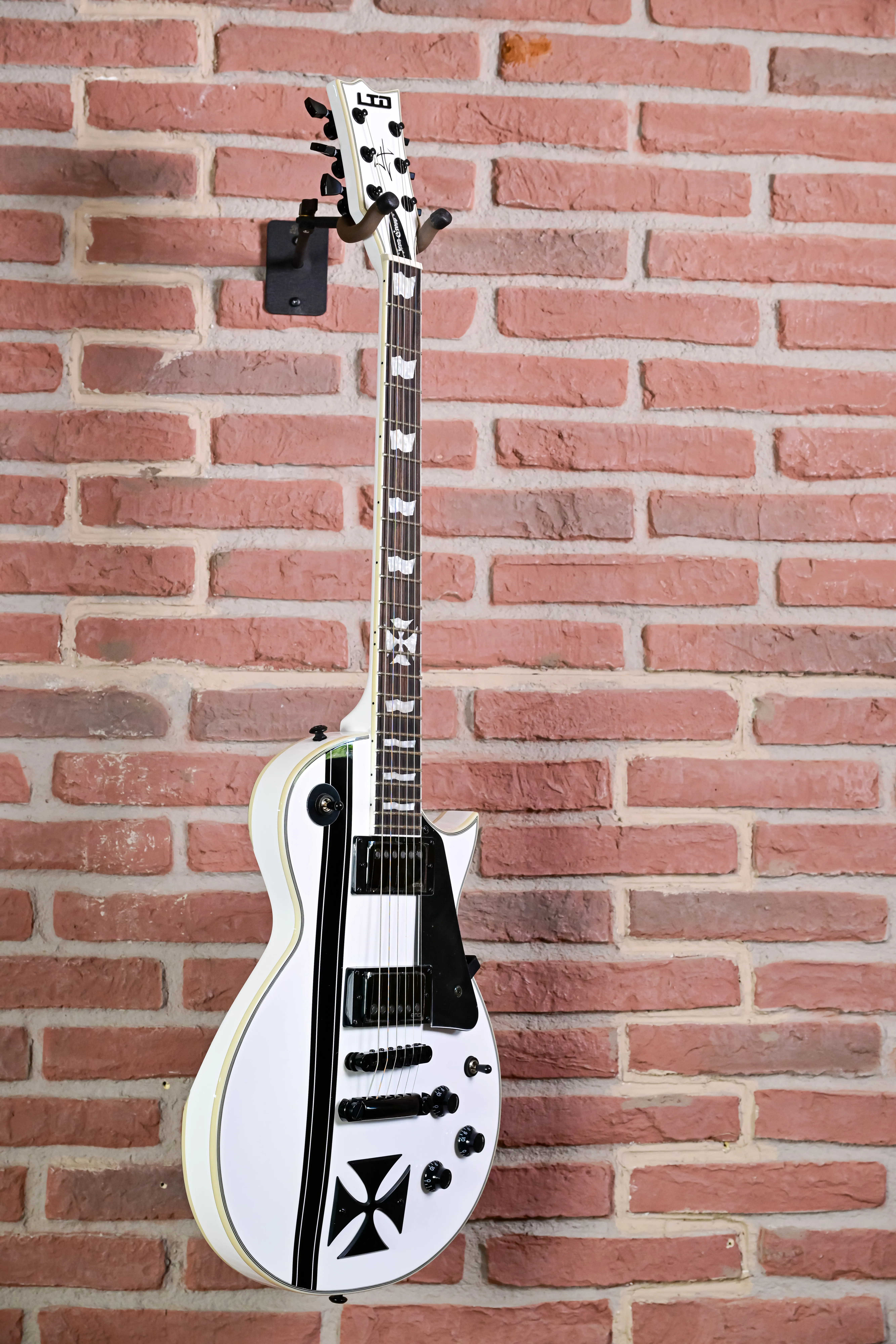 James Hetfield Iron Cross SW - E-Gitarre