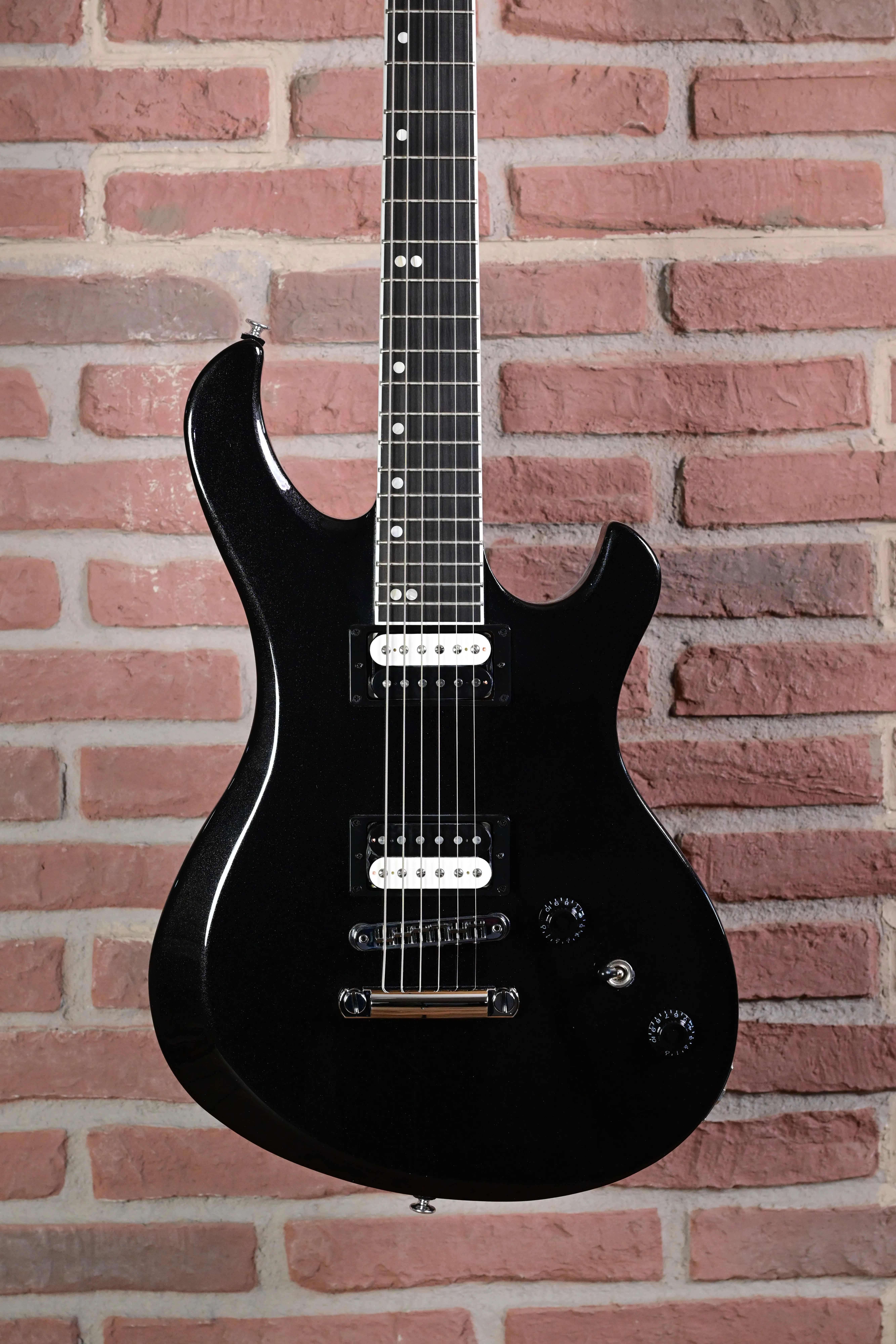 Victory Baritone Graphite Metallic E-Gitarre