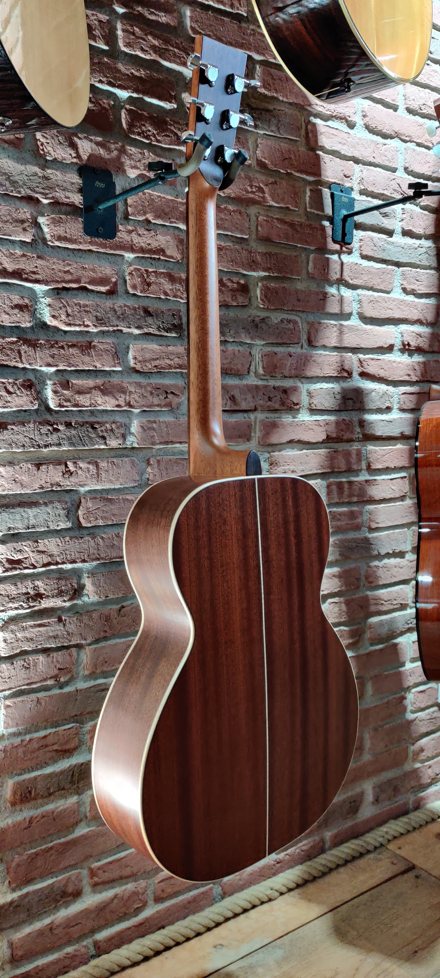 OM 10 F Mahogany - Westerngitarre "Showroom Modell"