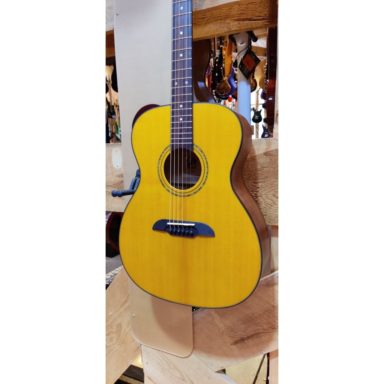Legacy FF 14 SV Folk Satin Yellow - Westerngitarre