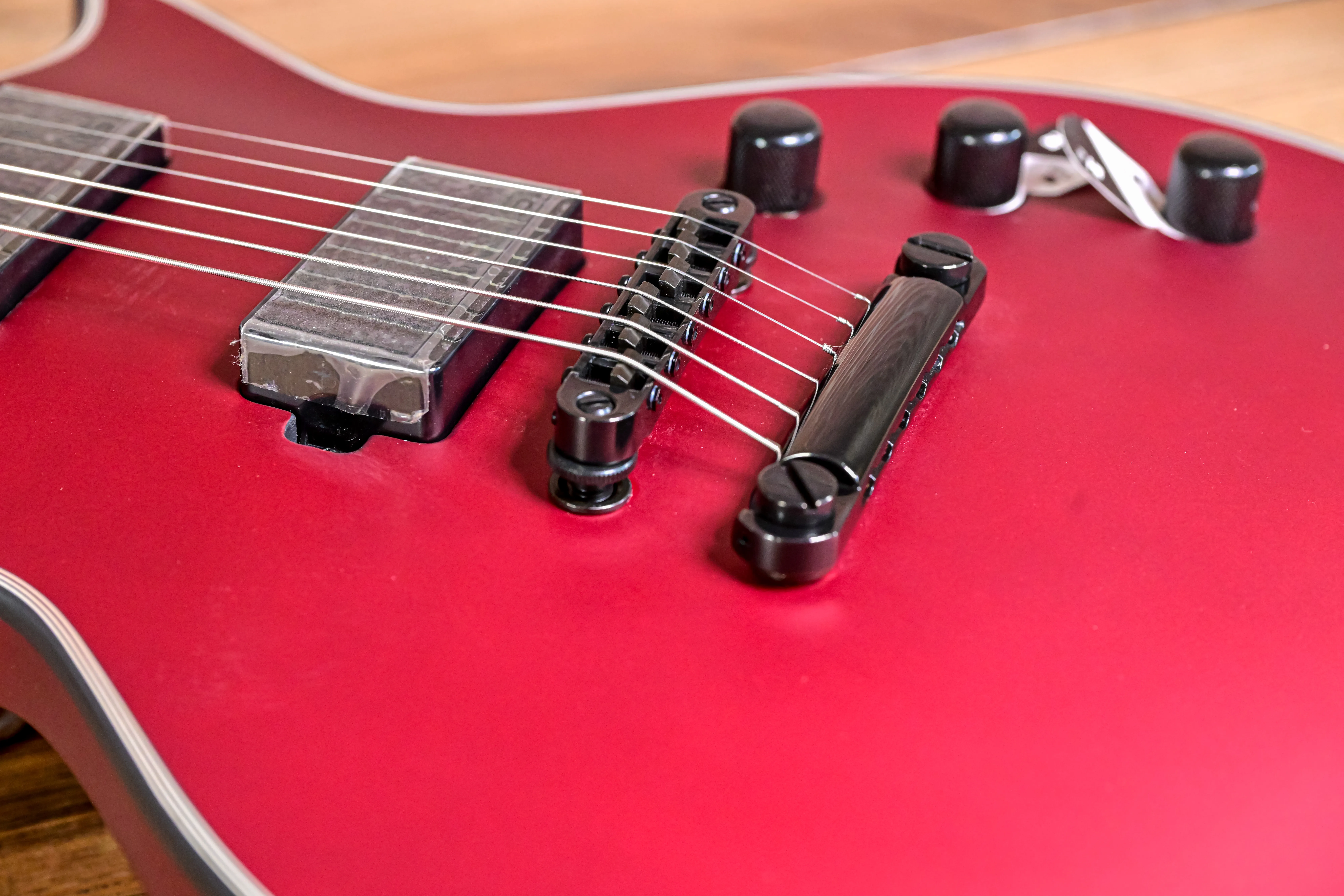 EC-1000 Candy Apple Red Satin E-Gitarre